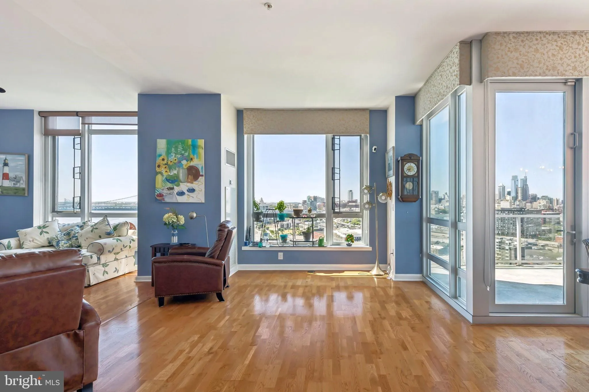 Philadelphia, Pennsylvania 19123, United States, 3 Bedrooms Bedrooms, ,4 BathroomsBathrooms,Residential,Active,204894