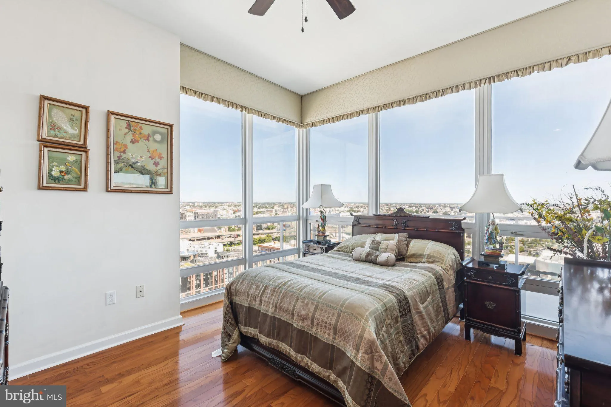 Philadelphia, Pennsylvania 19123, United States, 3 Bedrooms Bedrooms, ,4 BathroomsBathrooms,Residential,Active,204894