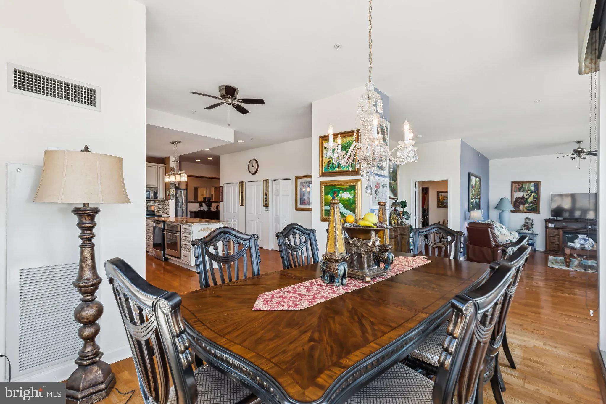 Philadelphia, Pennsylvania 19123, United States, 3 Bedrooms Bedrooms, ,4 BathroomsBathrooms,Residential,Active,204894