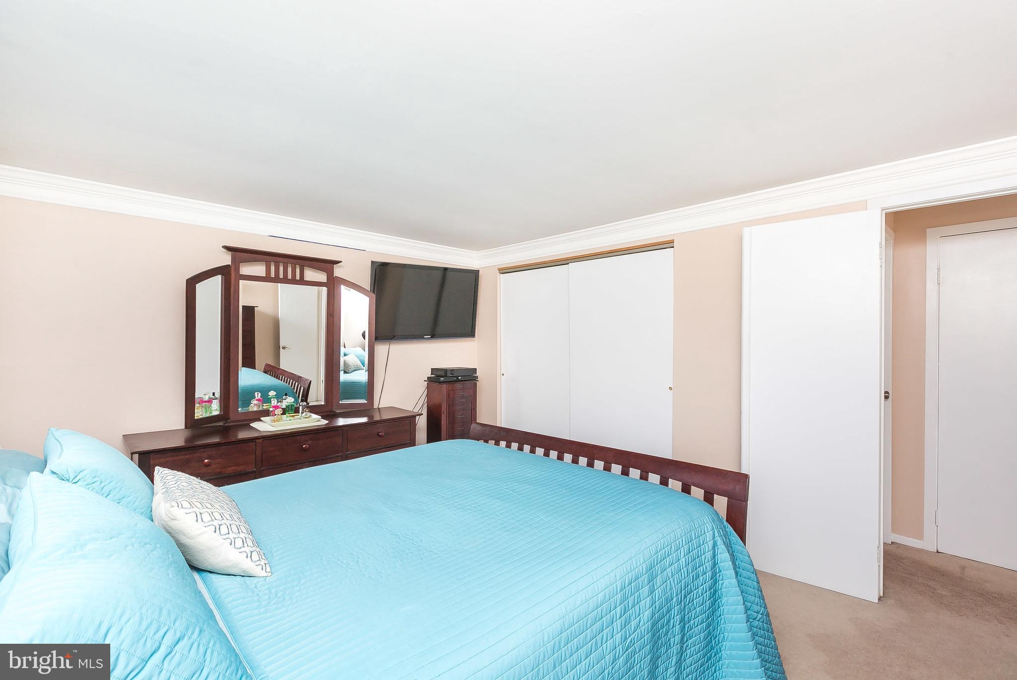 PERRY HALL - Residential