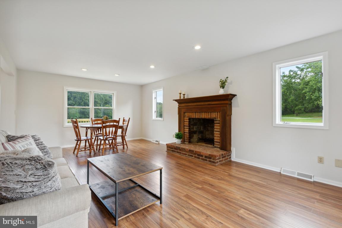 SPRING VALLEY FARMS - Residential