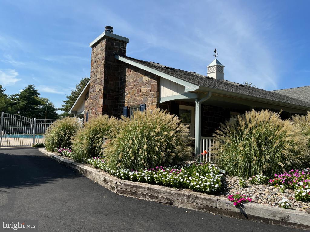 SOCIETY PL - Residential Lease