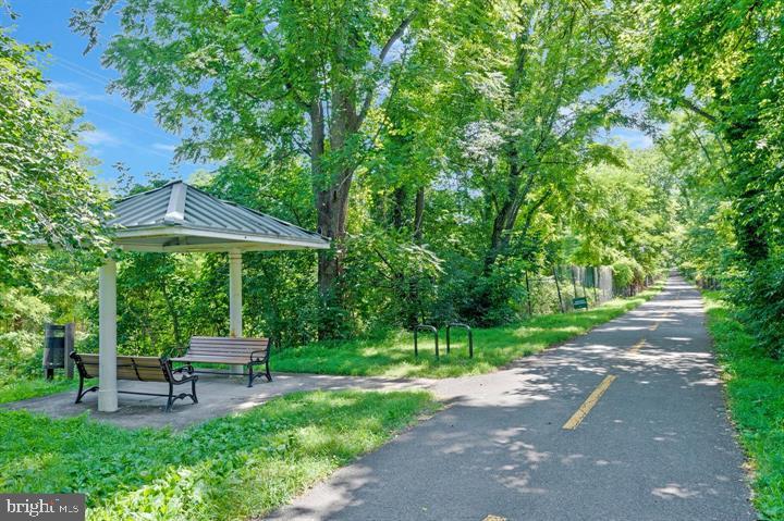 VIENNA MANOR - Residential