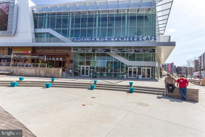 VIENNA MANOR - Residential