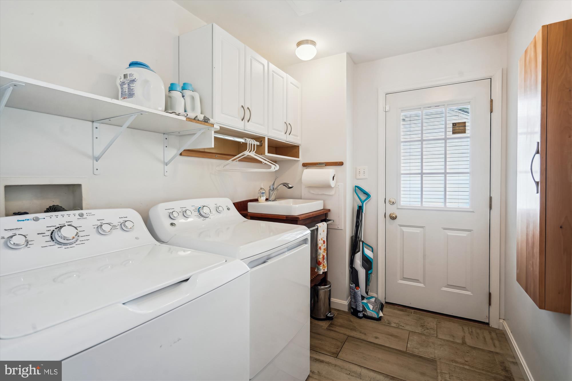 VIENNA MANOR - Residential