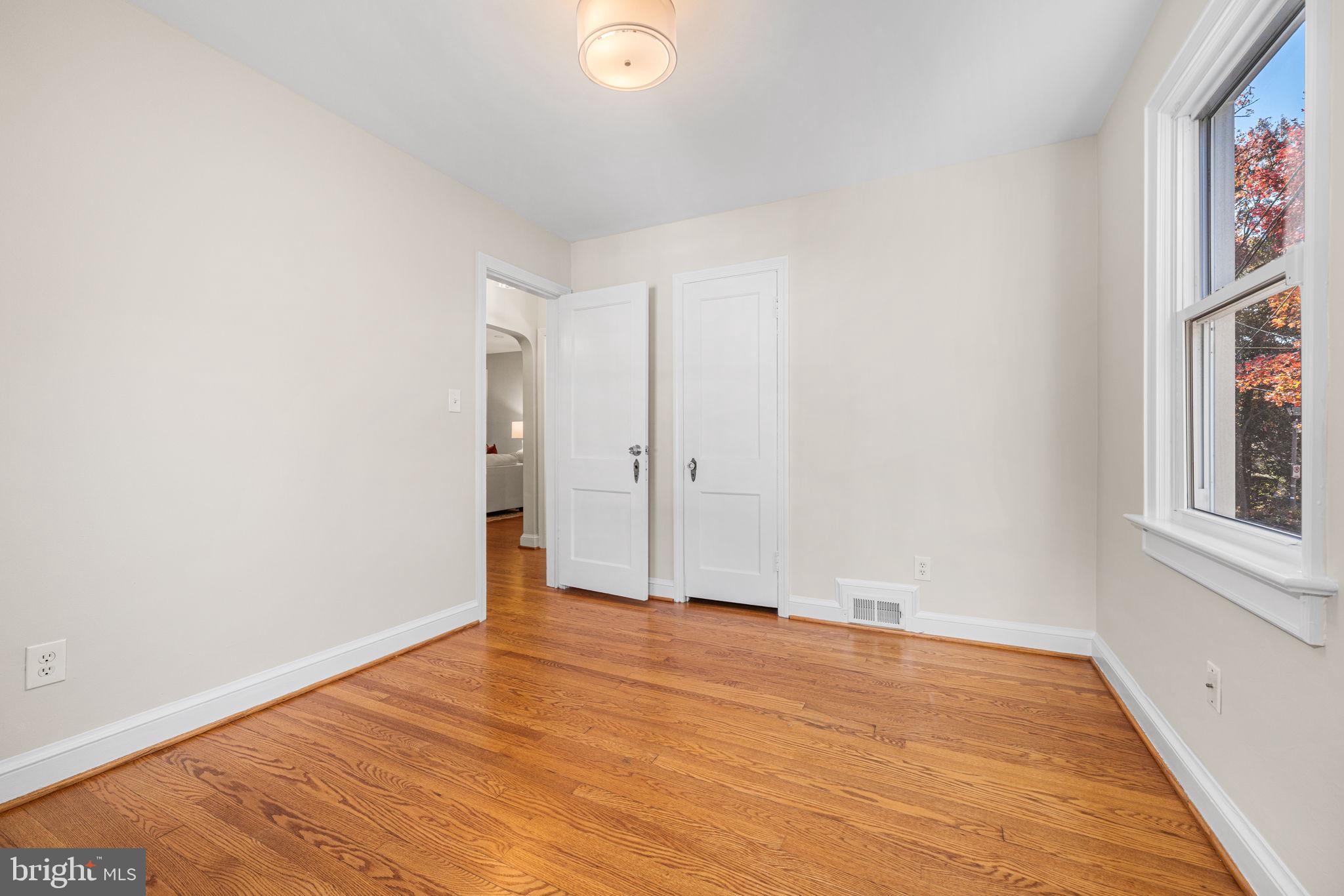 BARCROFT - Residential