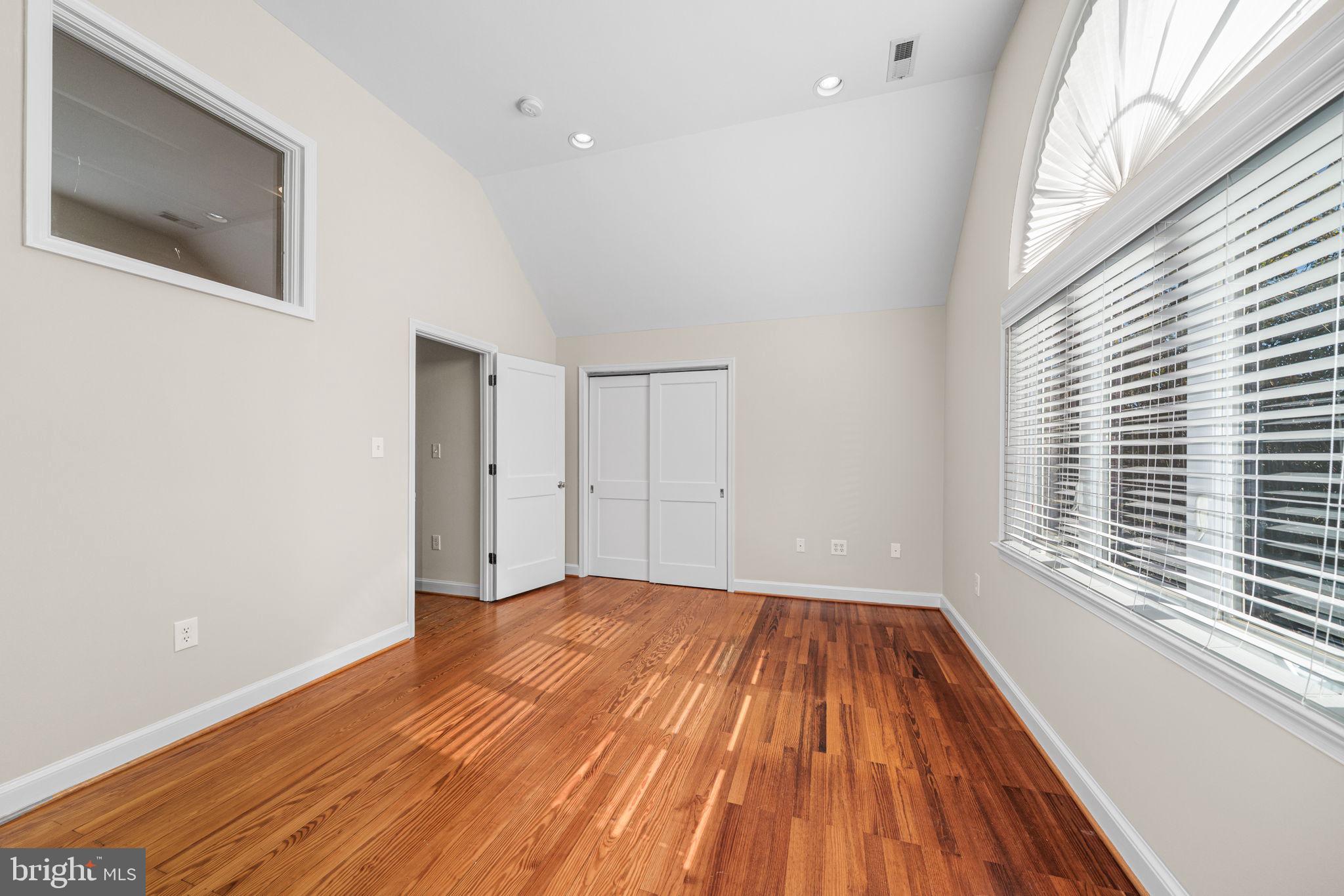 BARCROFT - Residential