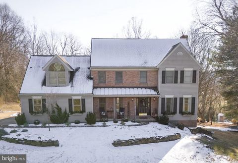 Photo of 1553 White Oak Road, STRASBURG, PA 17579 (MLS # PALA2062870)