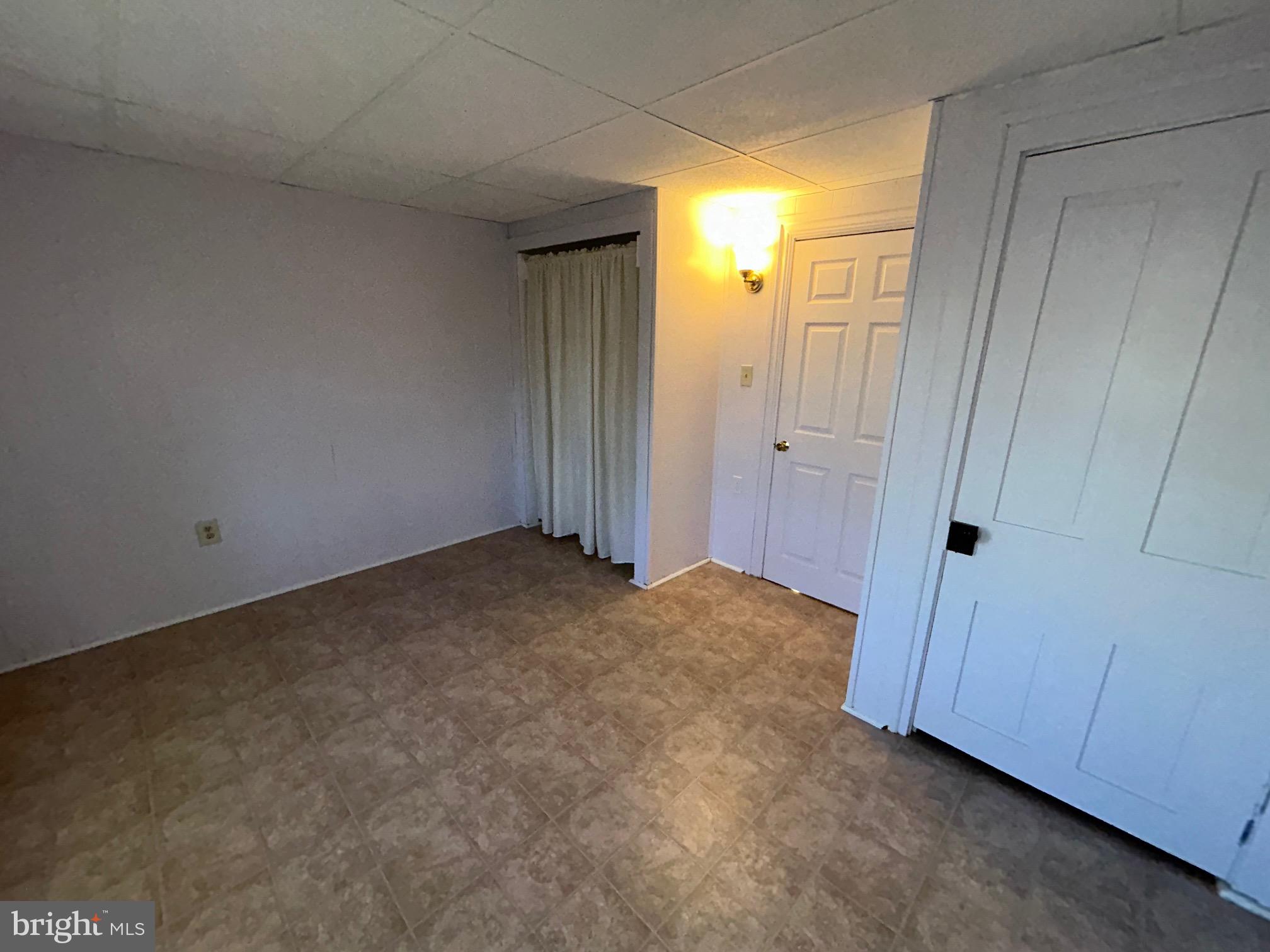 RESIDENTIAL - Residential Lease