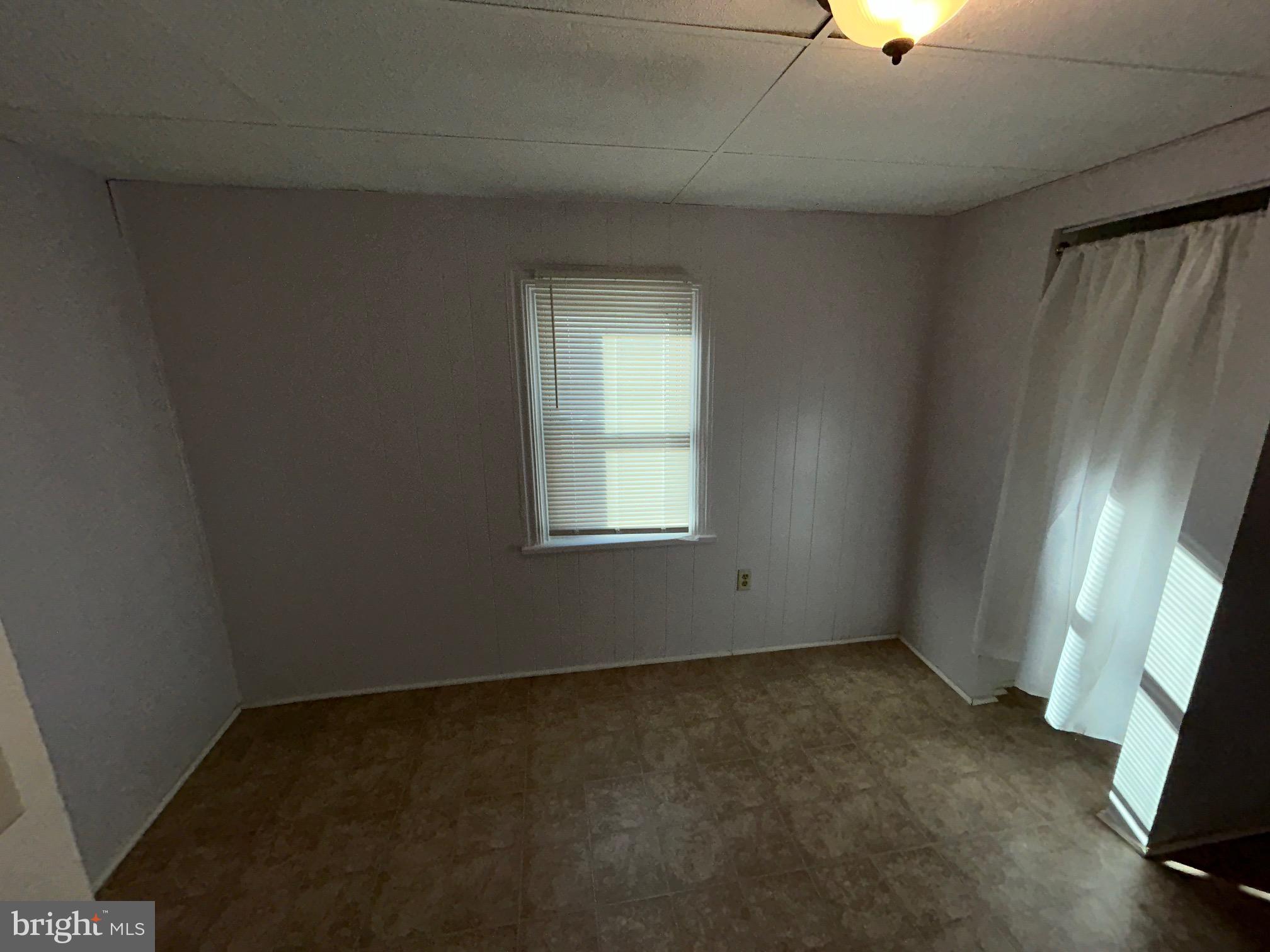 RESIDENTIAL - Residential Lease