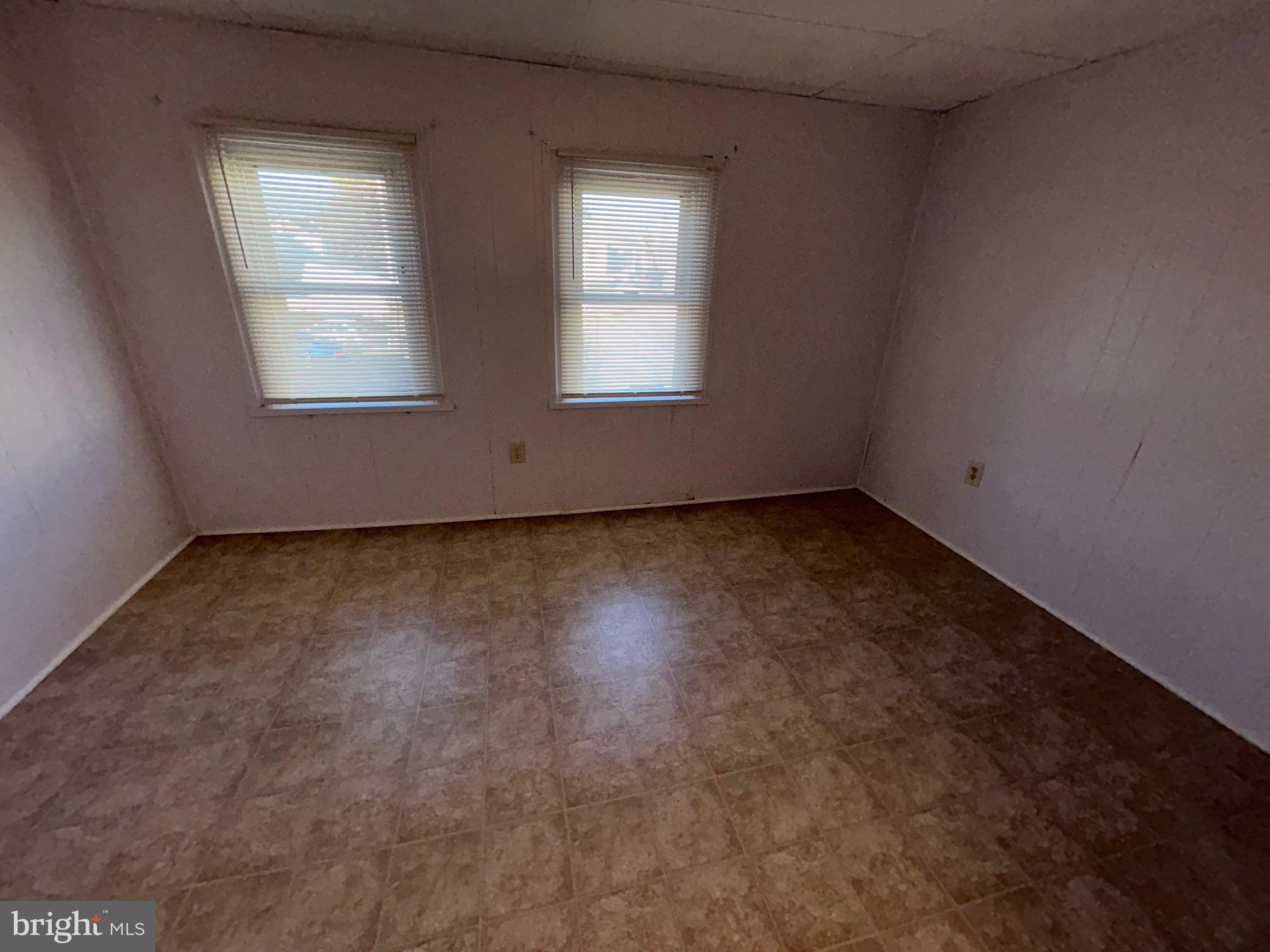 RESIDENTIAL - Residential Lease