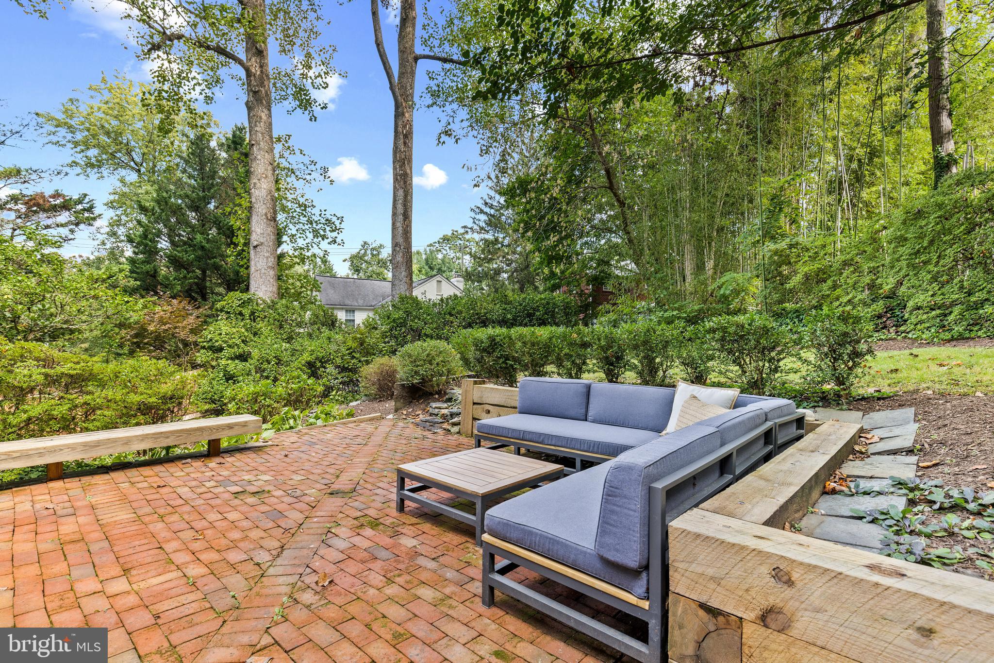 WOODACRES - Residential