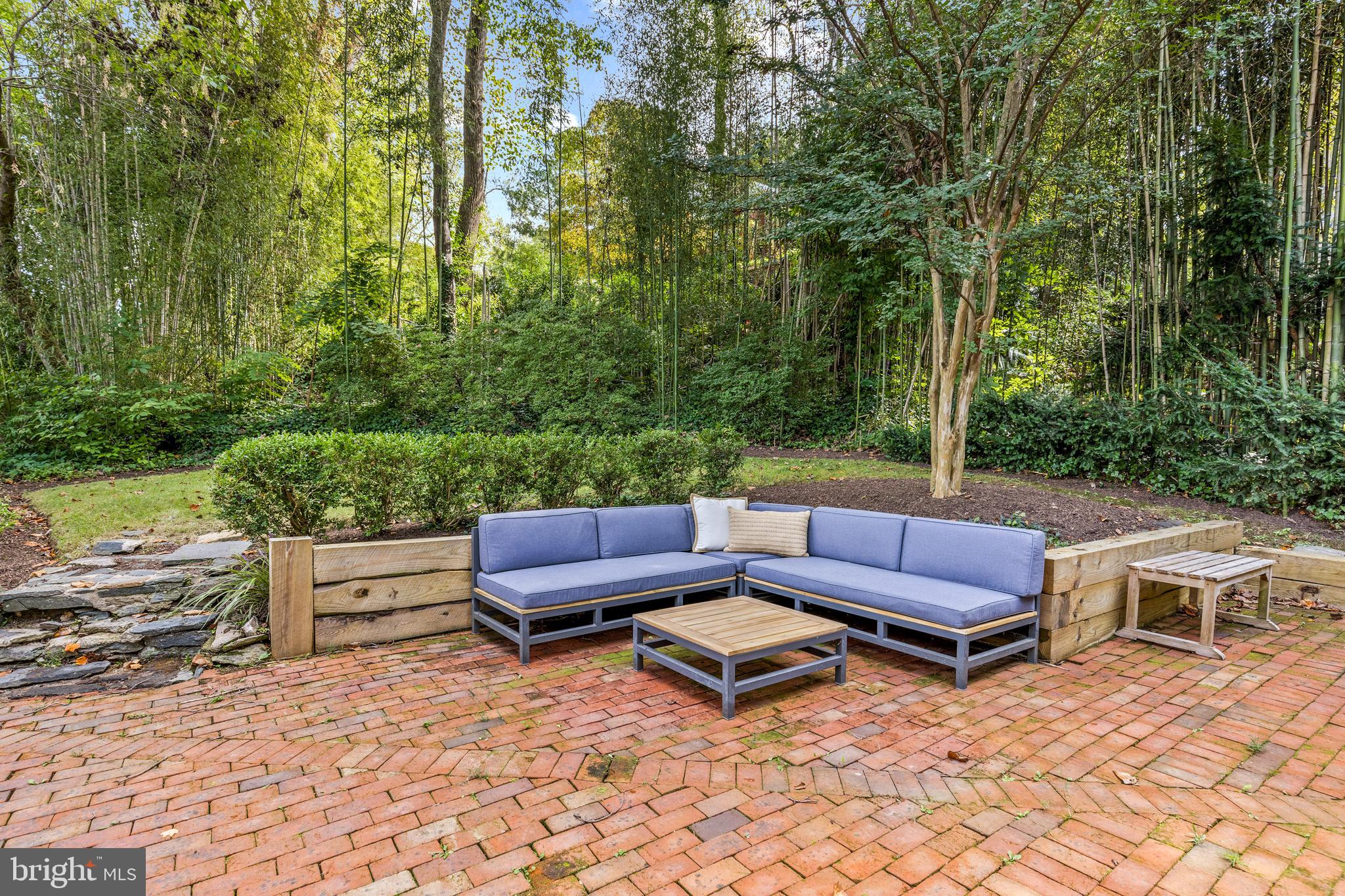 WOODACRES - Residential