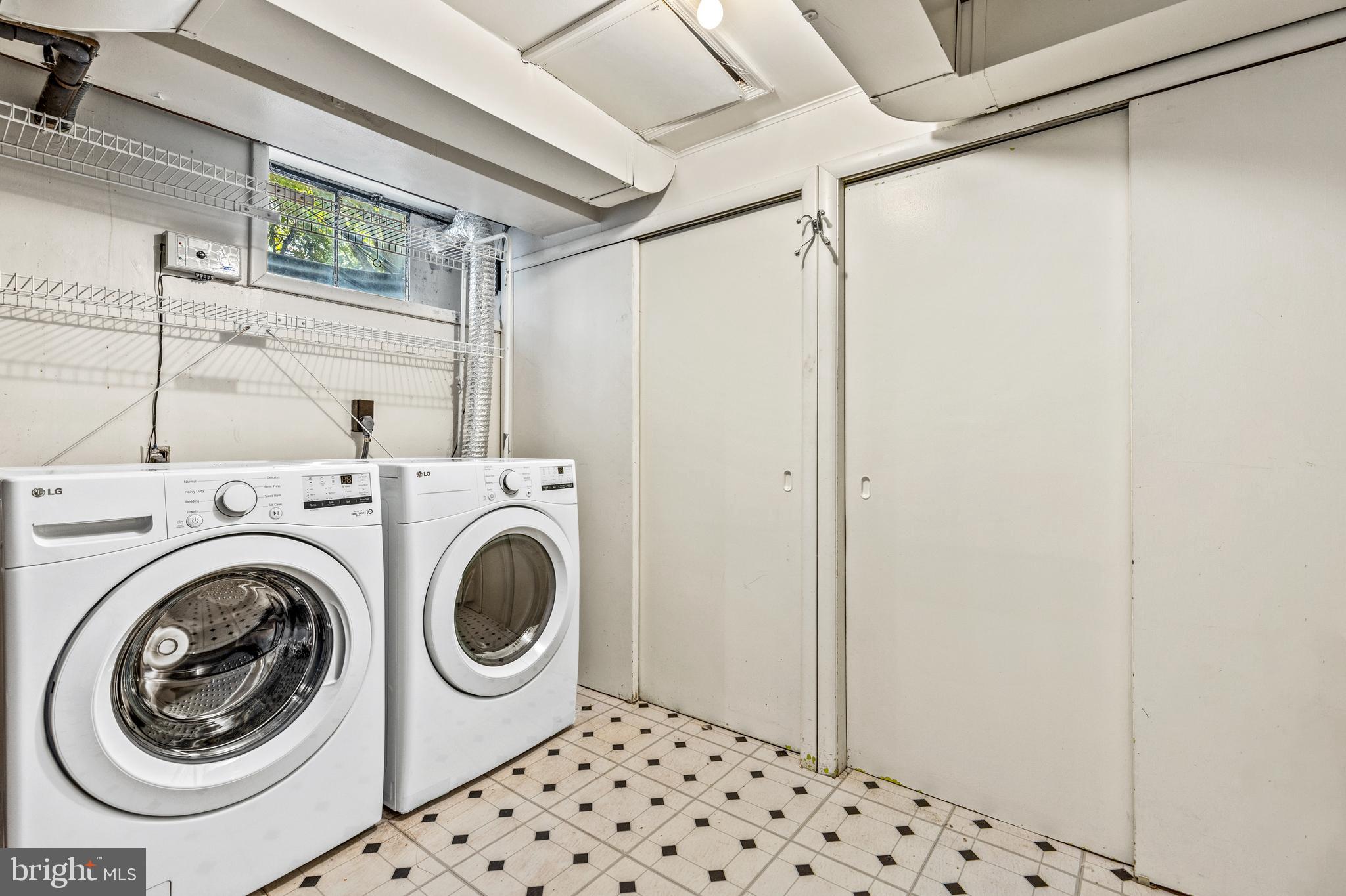 WOODACRES - Residential