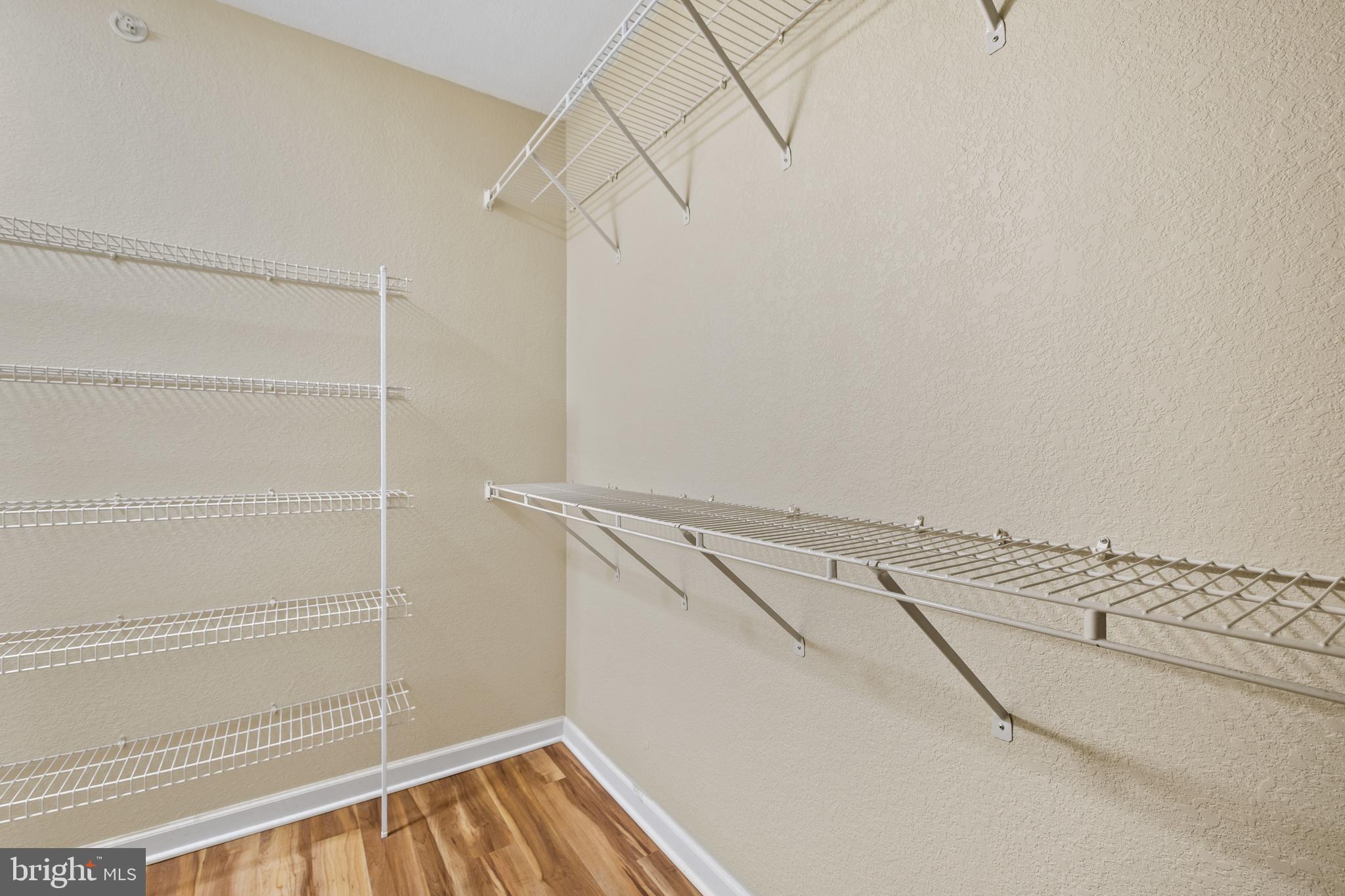 CREEKSIDE - Residential