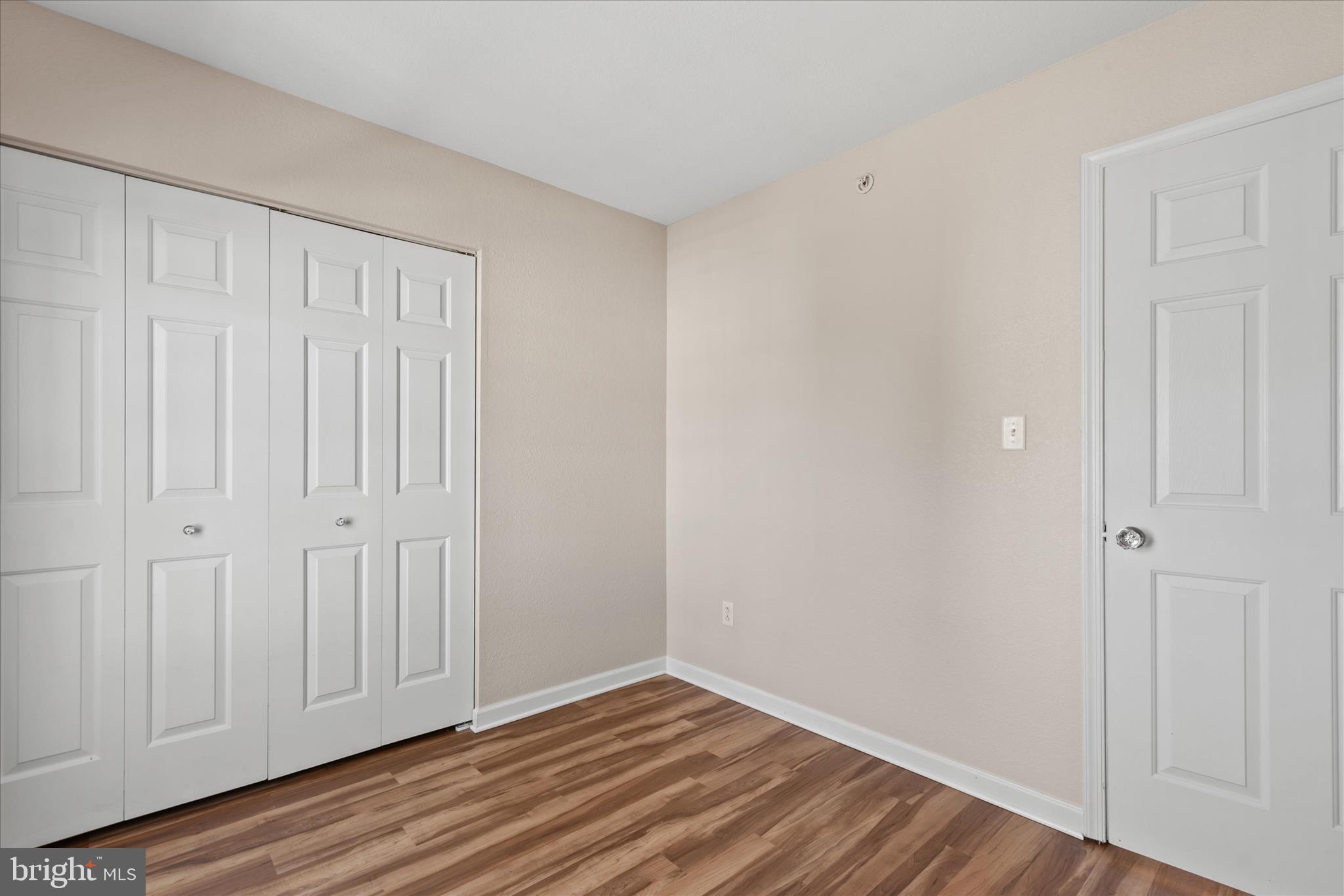 CREEKSIDE - Residential