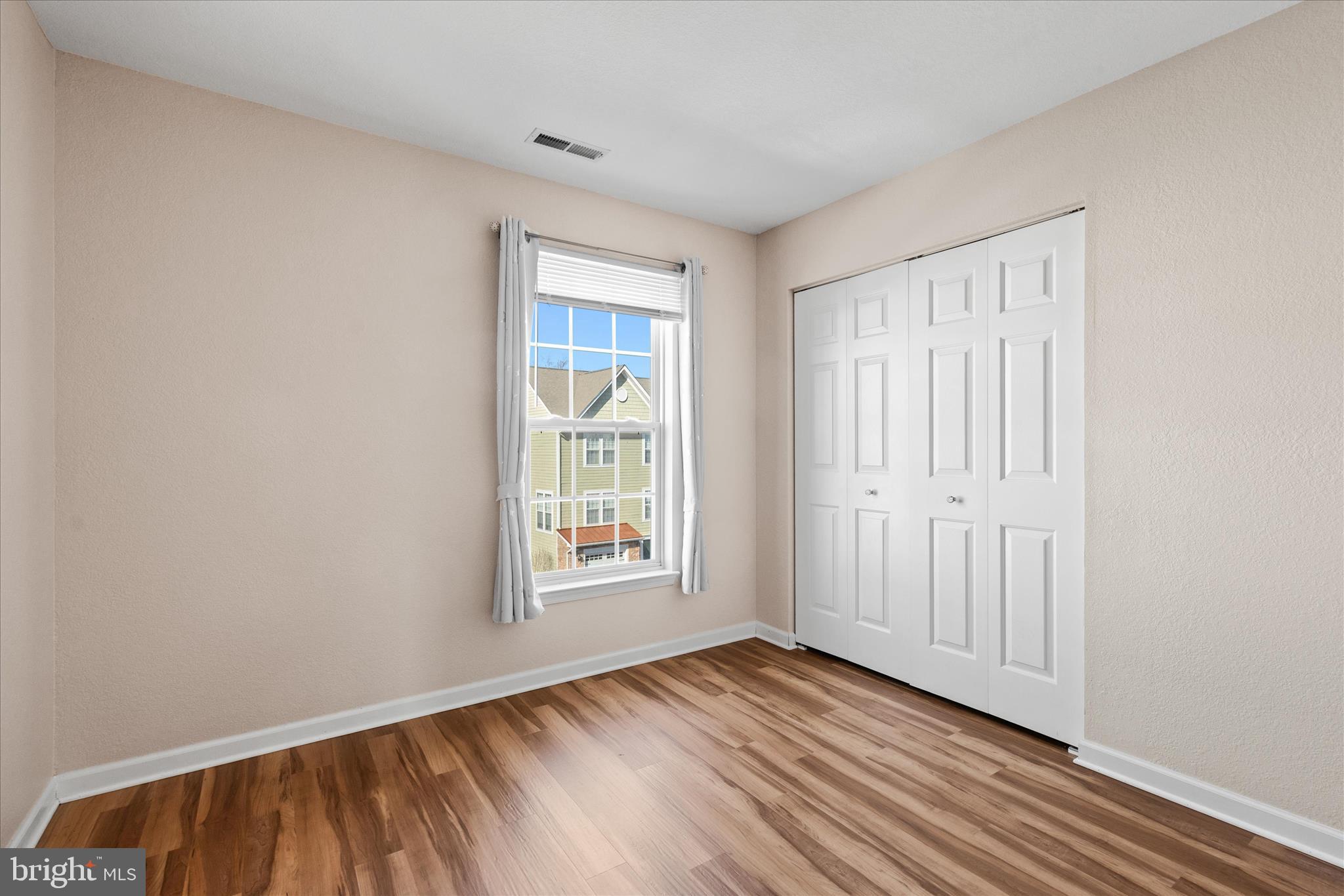 CREEKSIDE - Residential