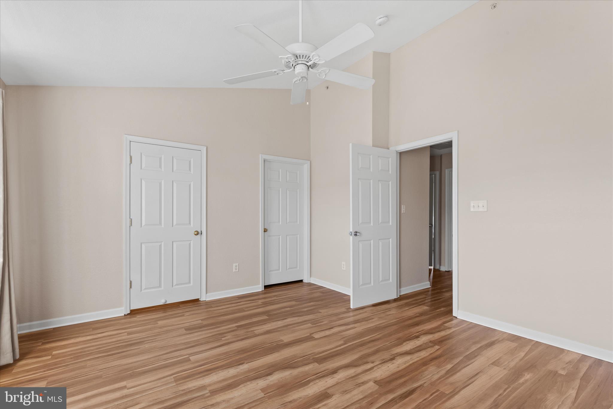 CREEKSIDE - Residential