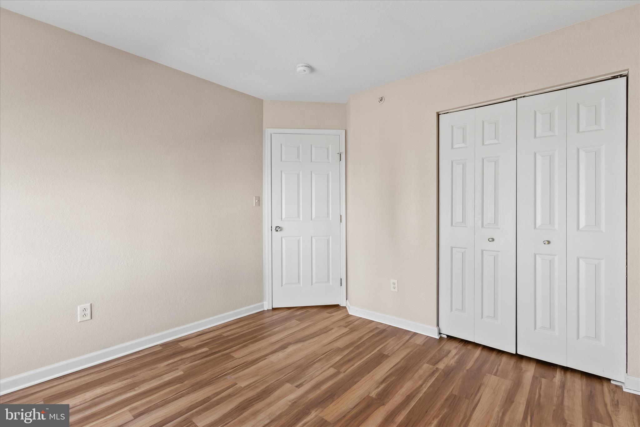 CREEKSIDE - Residential