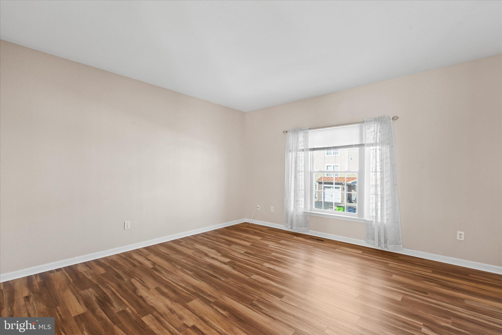 CREEKSIDE - Residential