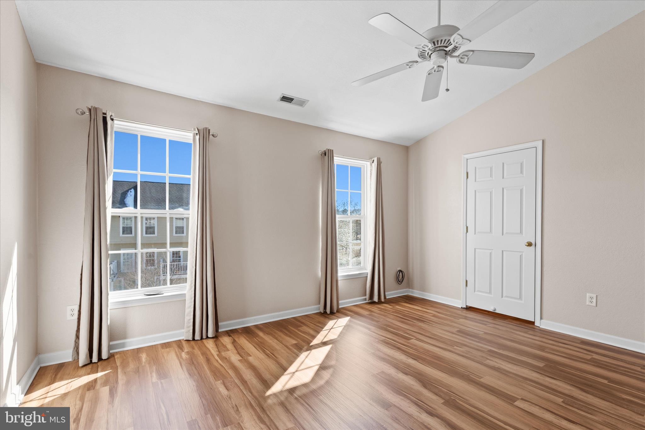 CREEKSIDE - Residential