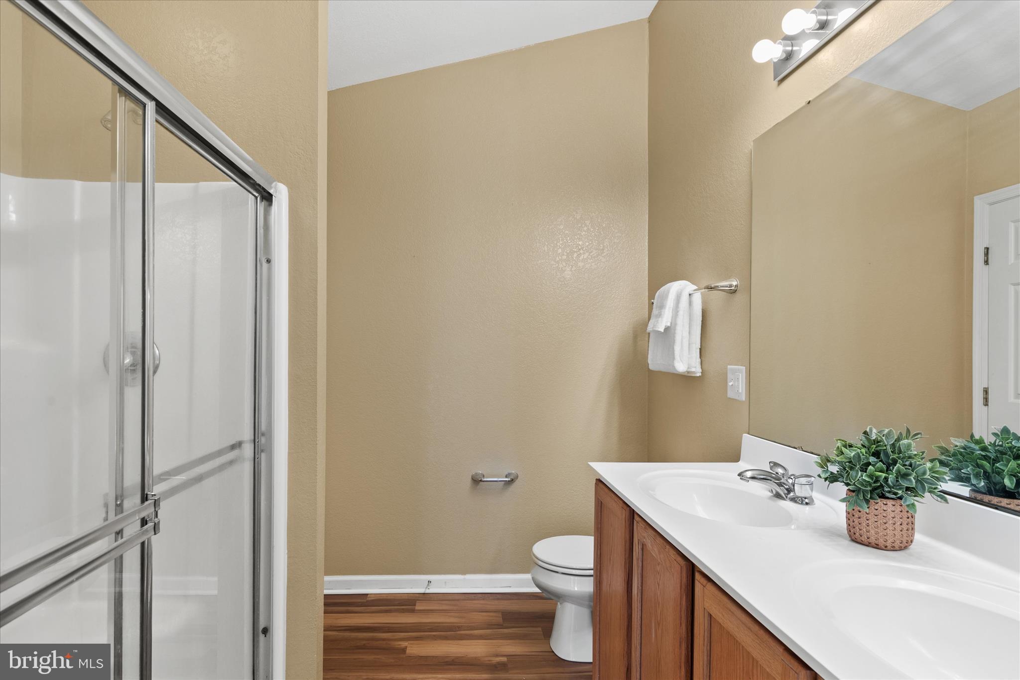 CREEKSIDE - Residential