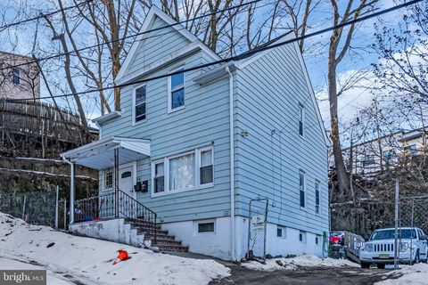 15 WHITE STREET PATERSON NJ 07522