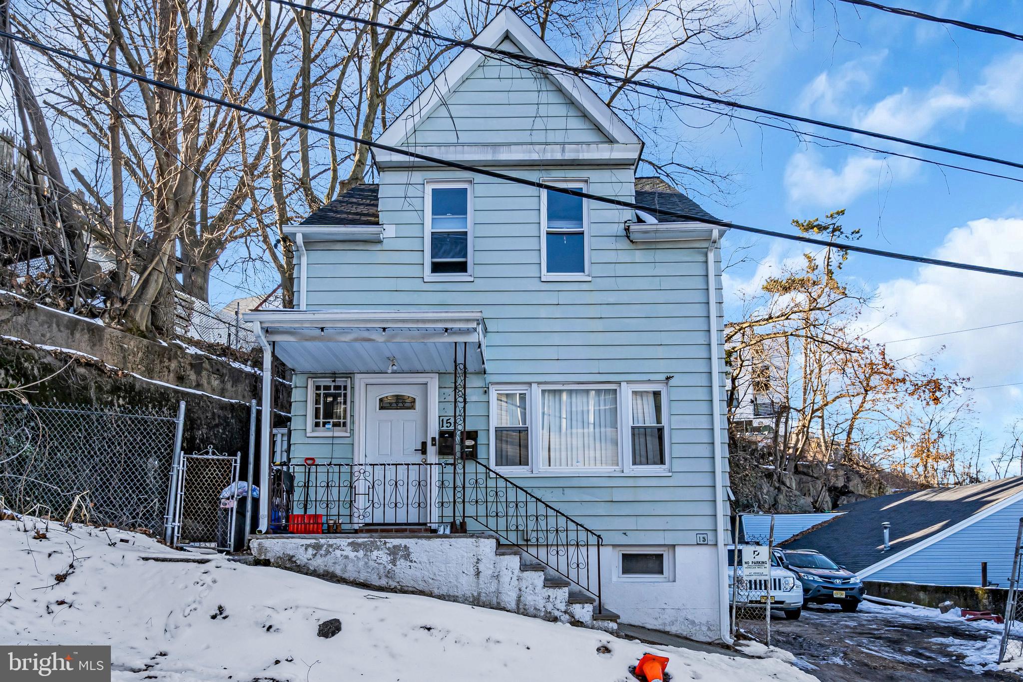 15 WHITE STREET