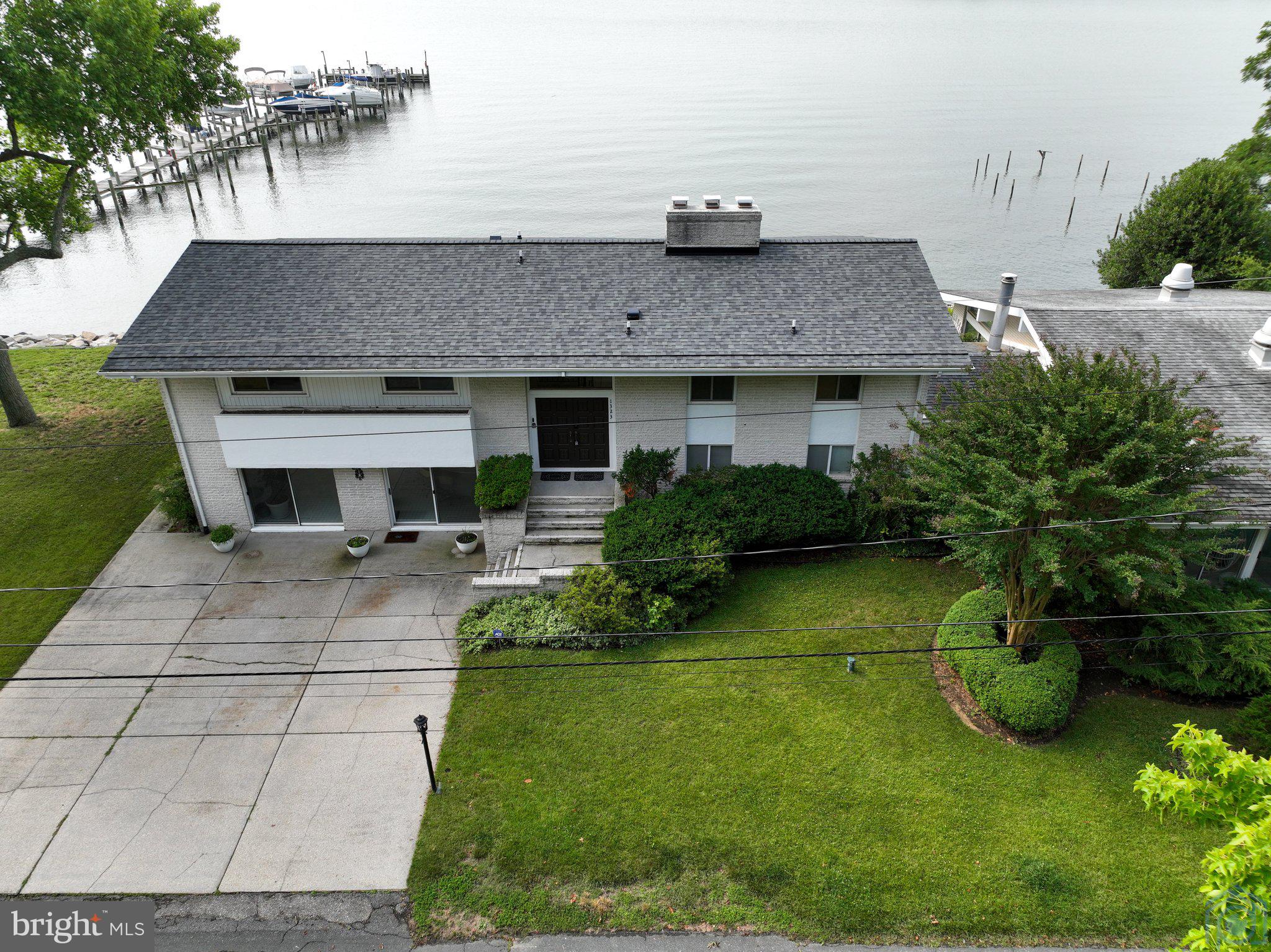 1323 MAGNOLIA AVENUE