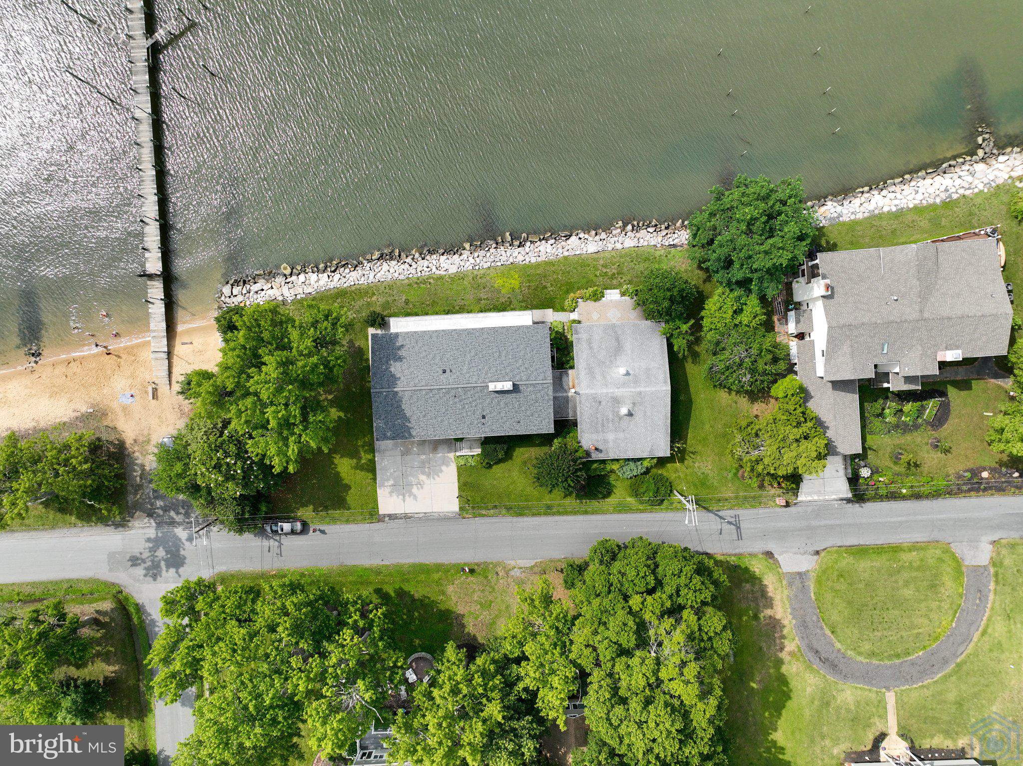 1323 MAGNOLIA AVENUE