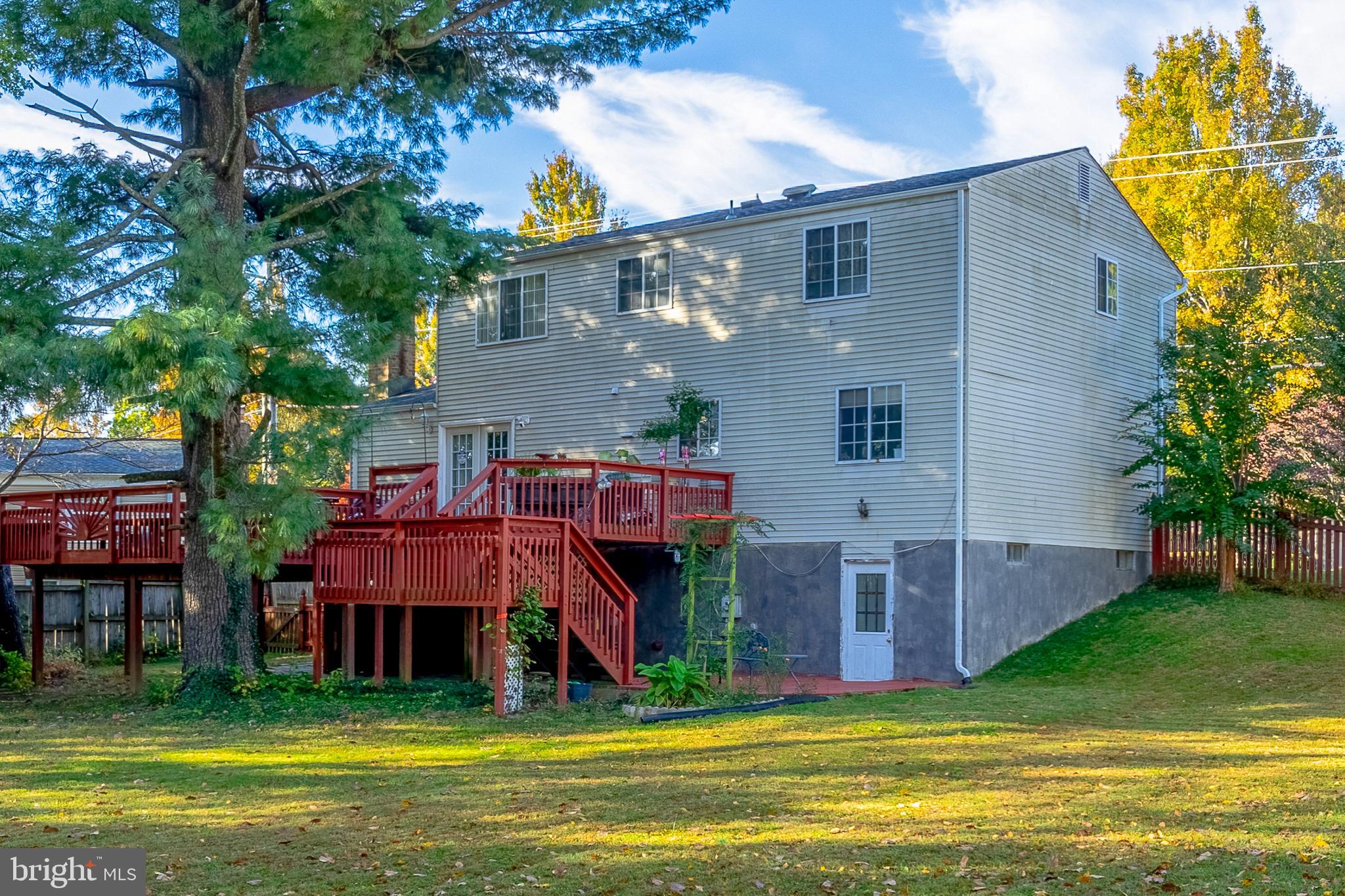 EDGELEA WOODS - Residential