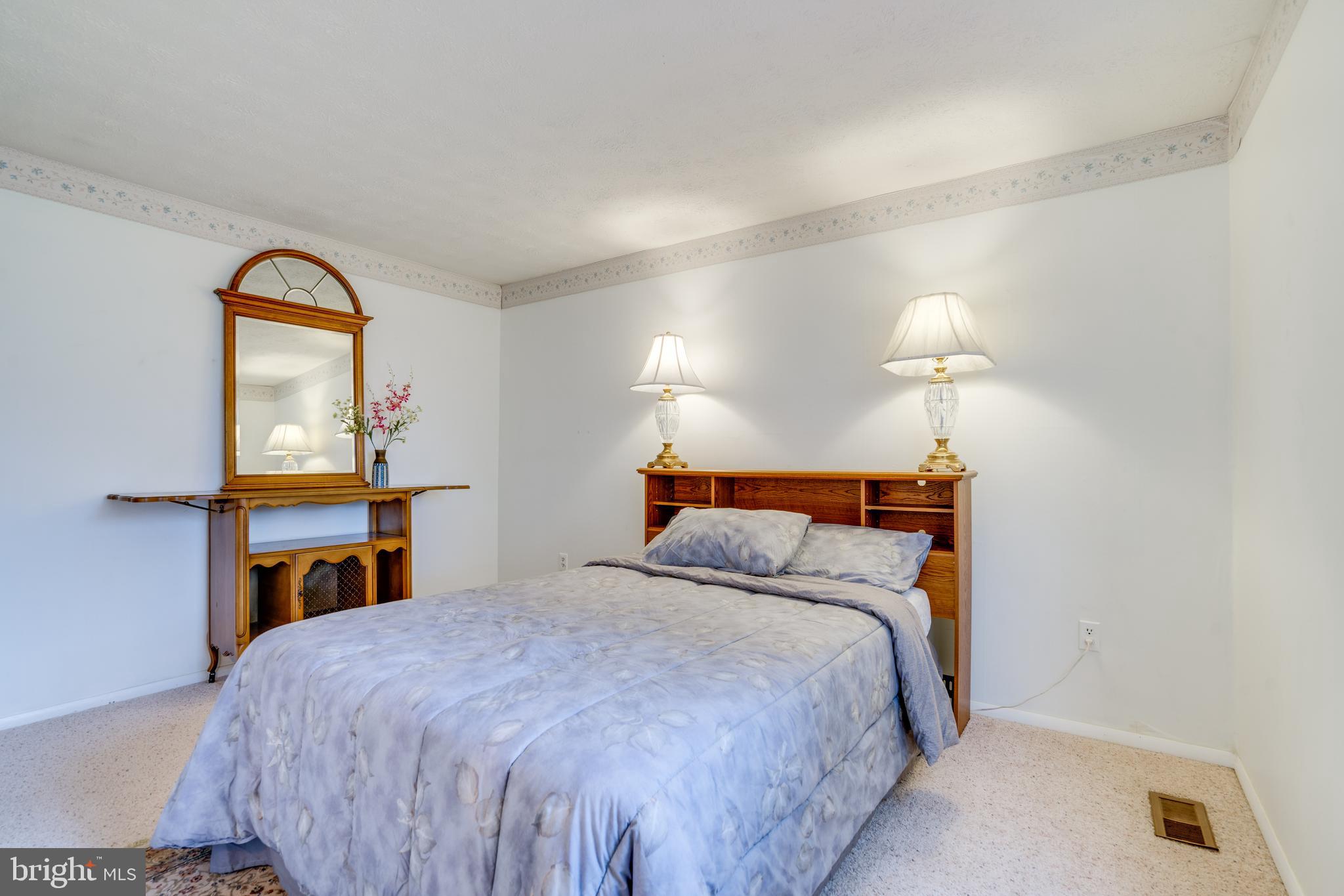 EDGELEA WOODS - Residential