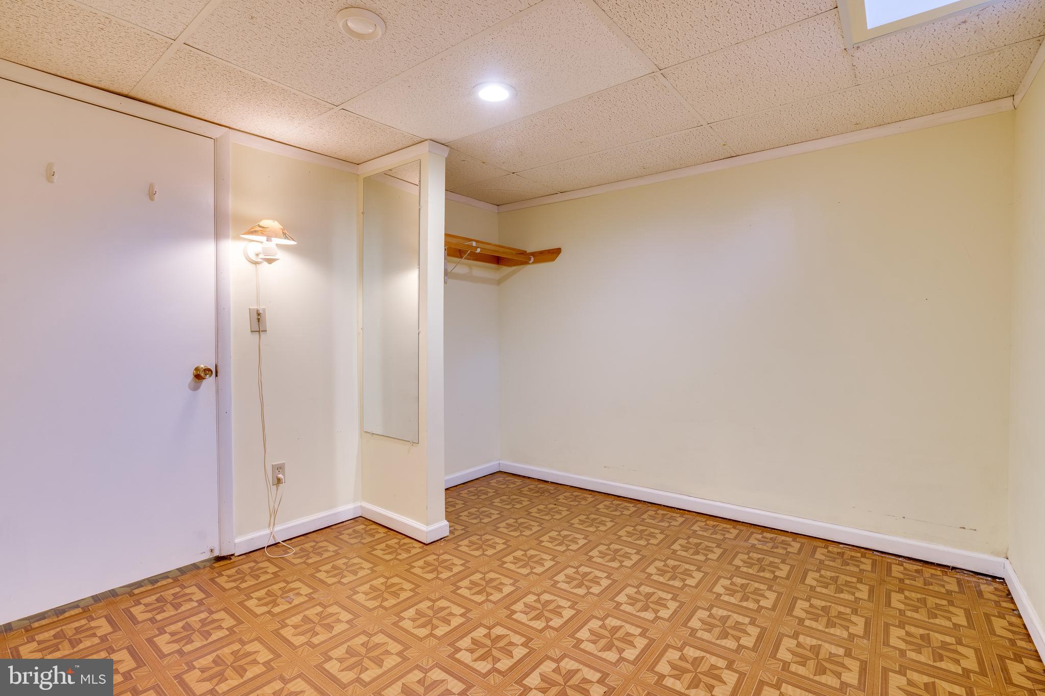 EDGELEA WOODS - Residential