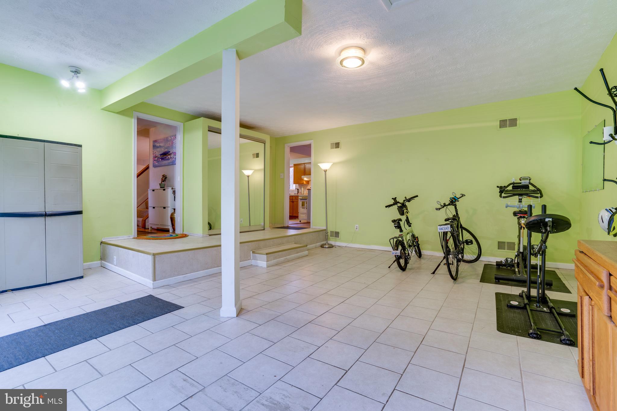 EDGELEA WOODS - Residential