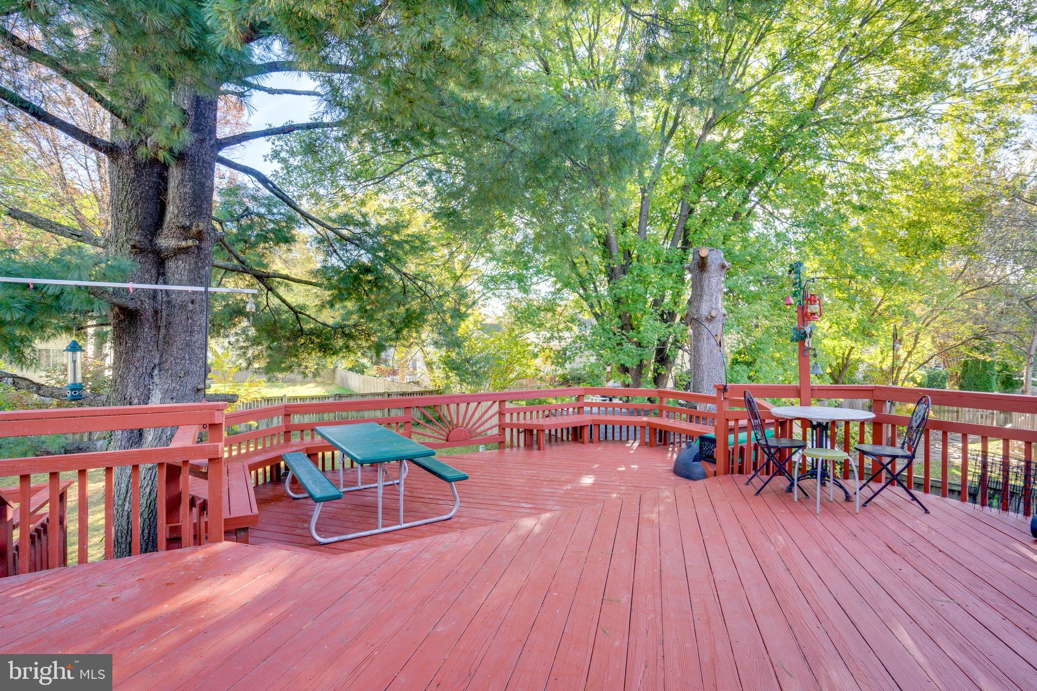 EDGELEA WOODS - Residential