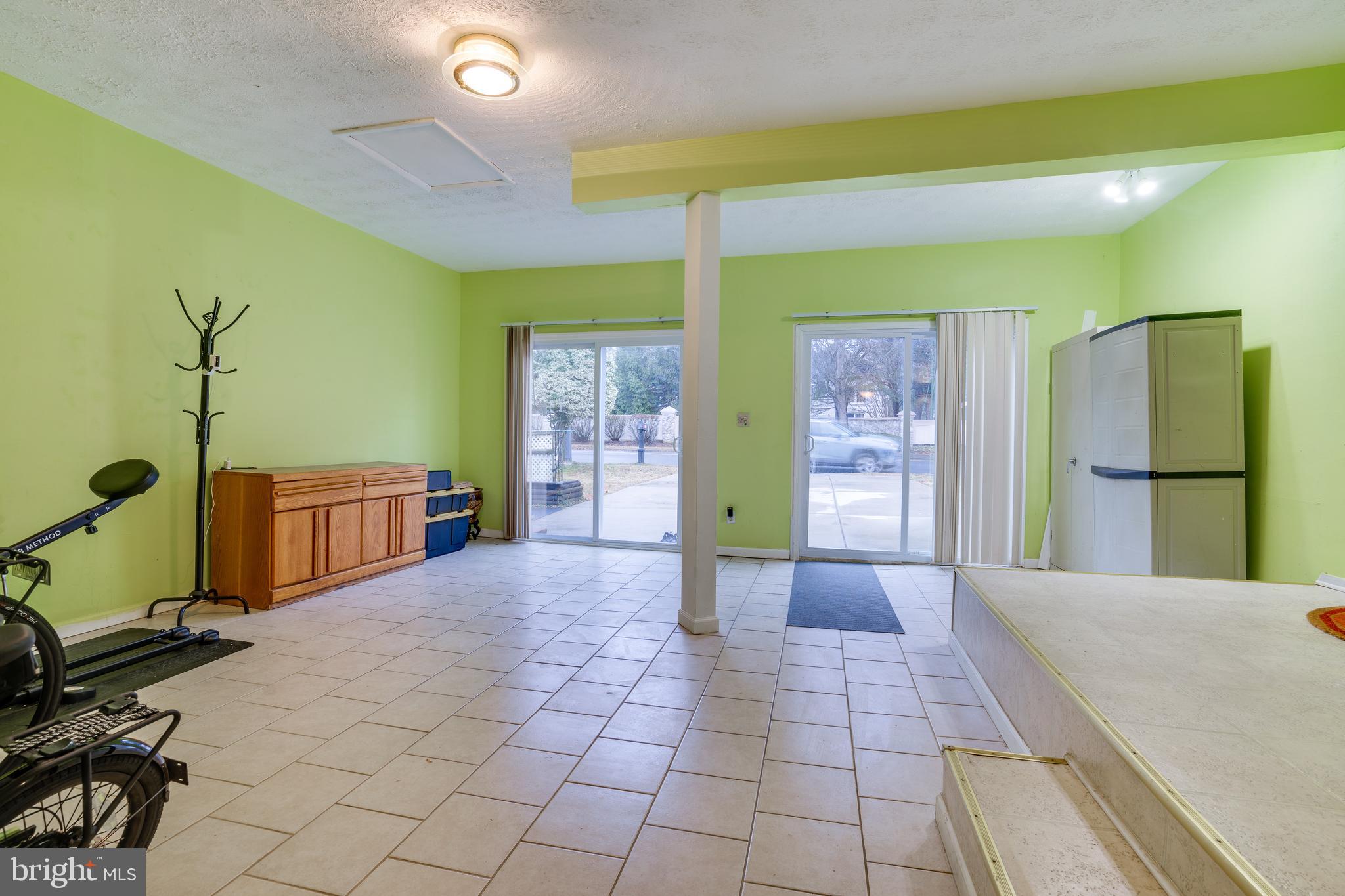 EDGELEA WOODS - Residential