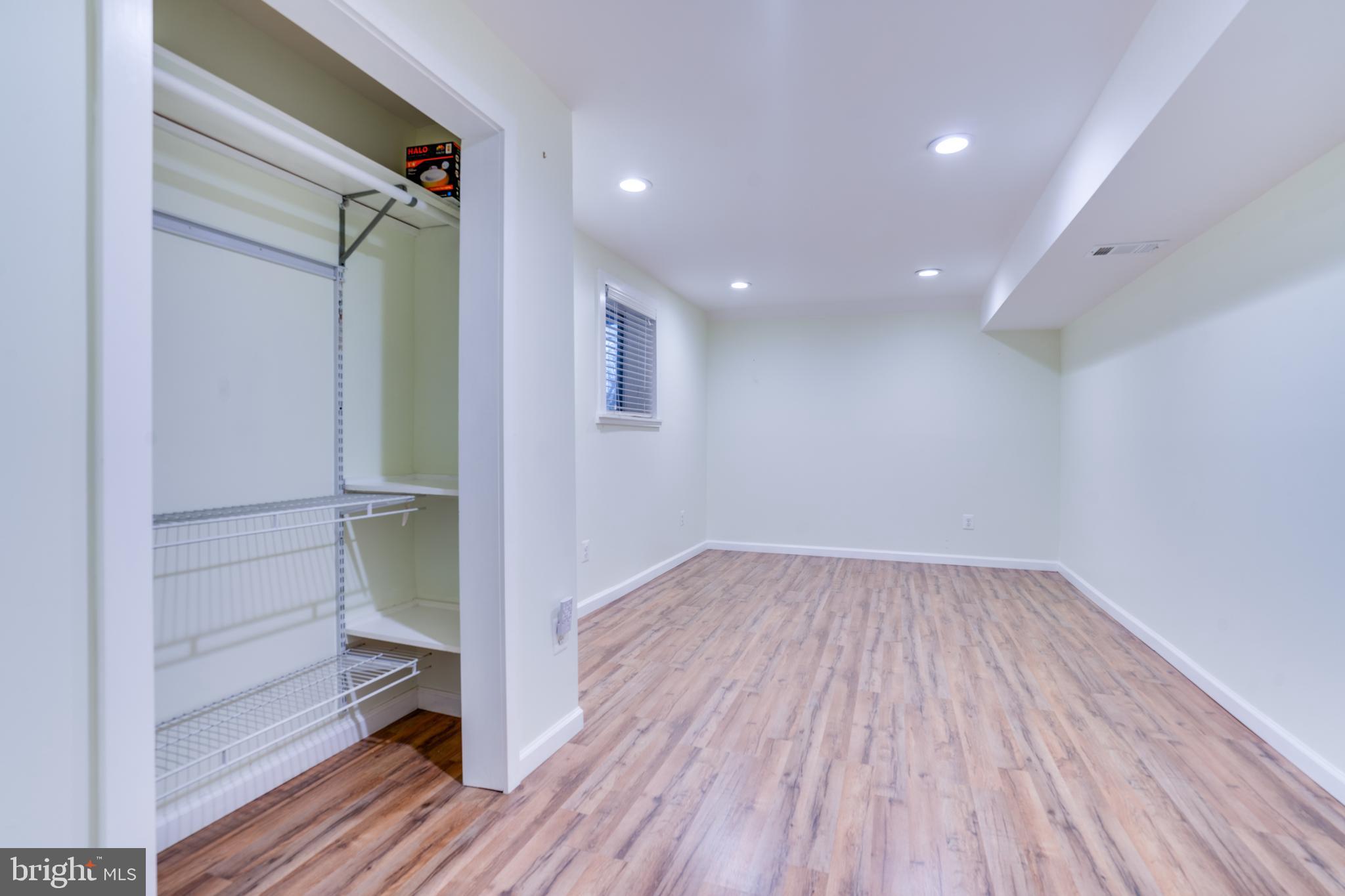 EDGELEA WOODS - Residential