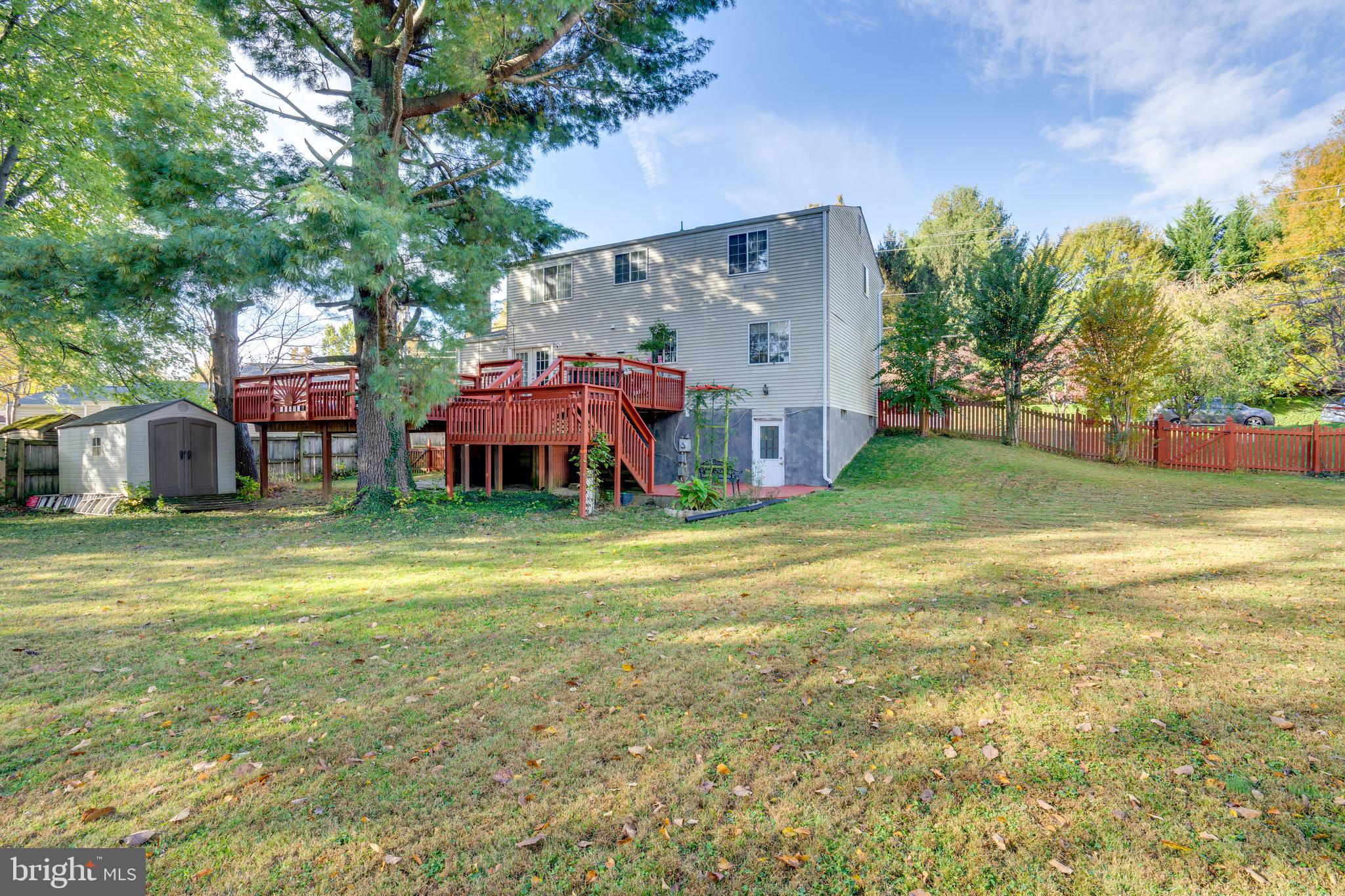 EDGELEA WOODS - Residential