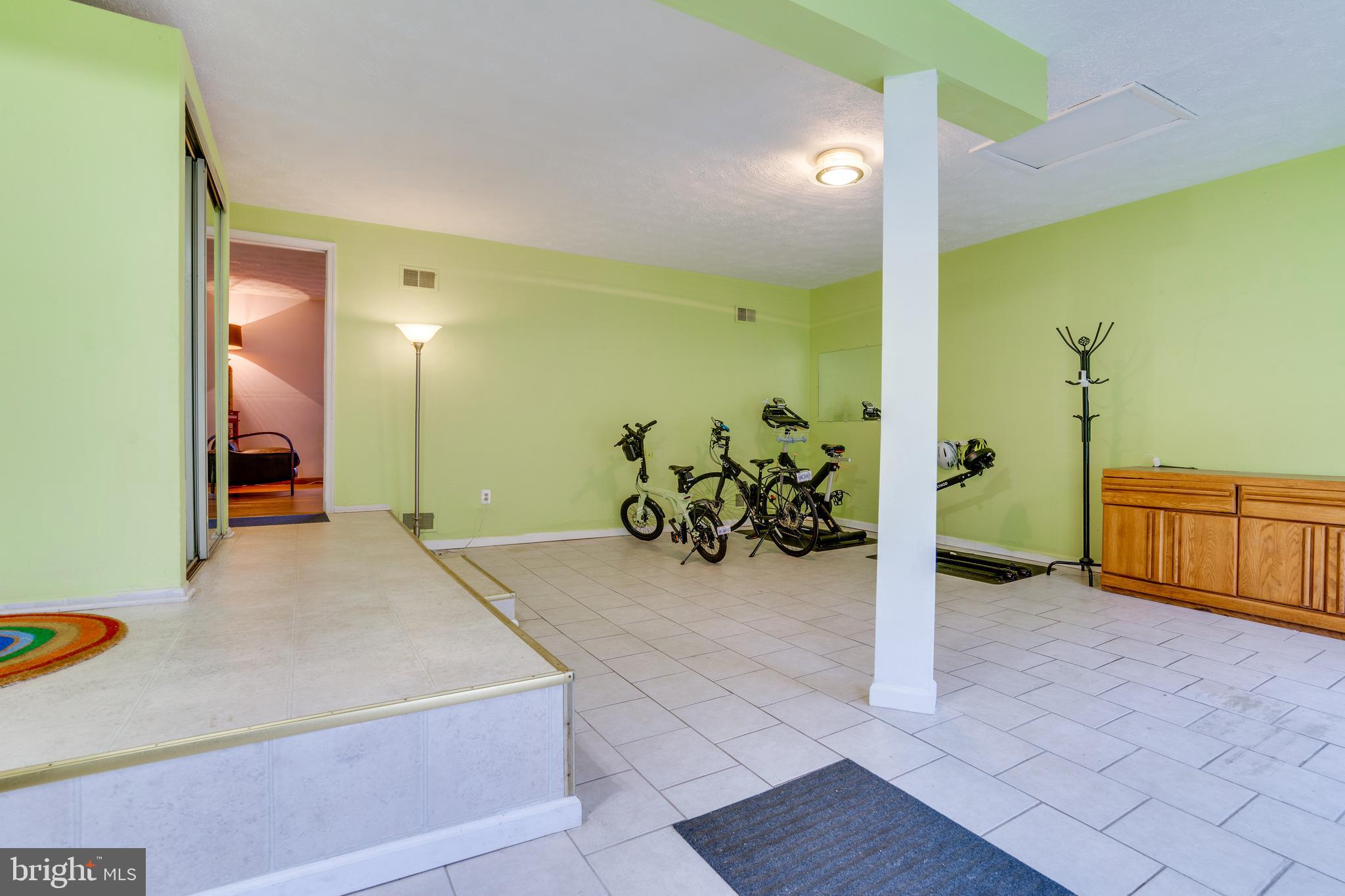 EDGELEA WOODS - Residential