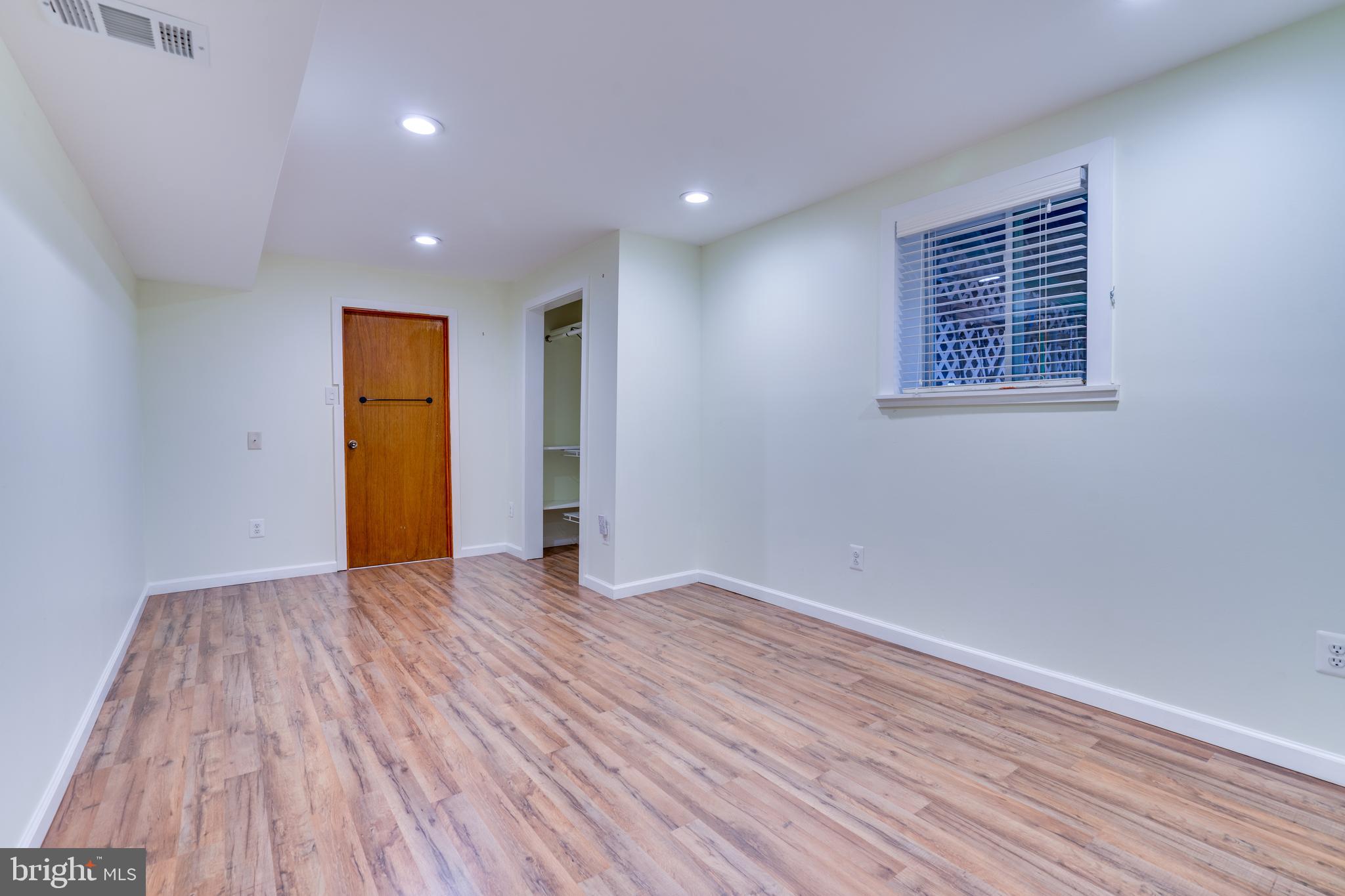 EDGELEA WOODS - Residential