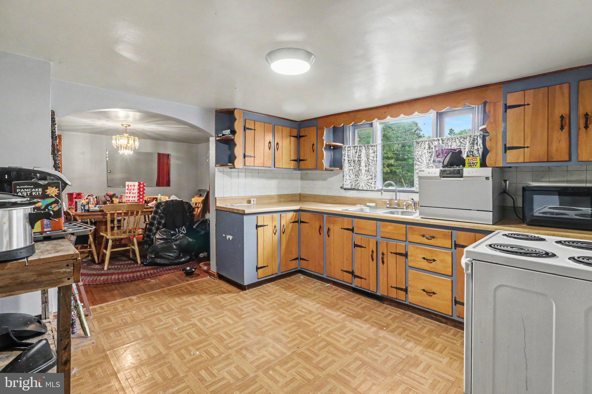 1121 BLACK GAP ROAD