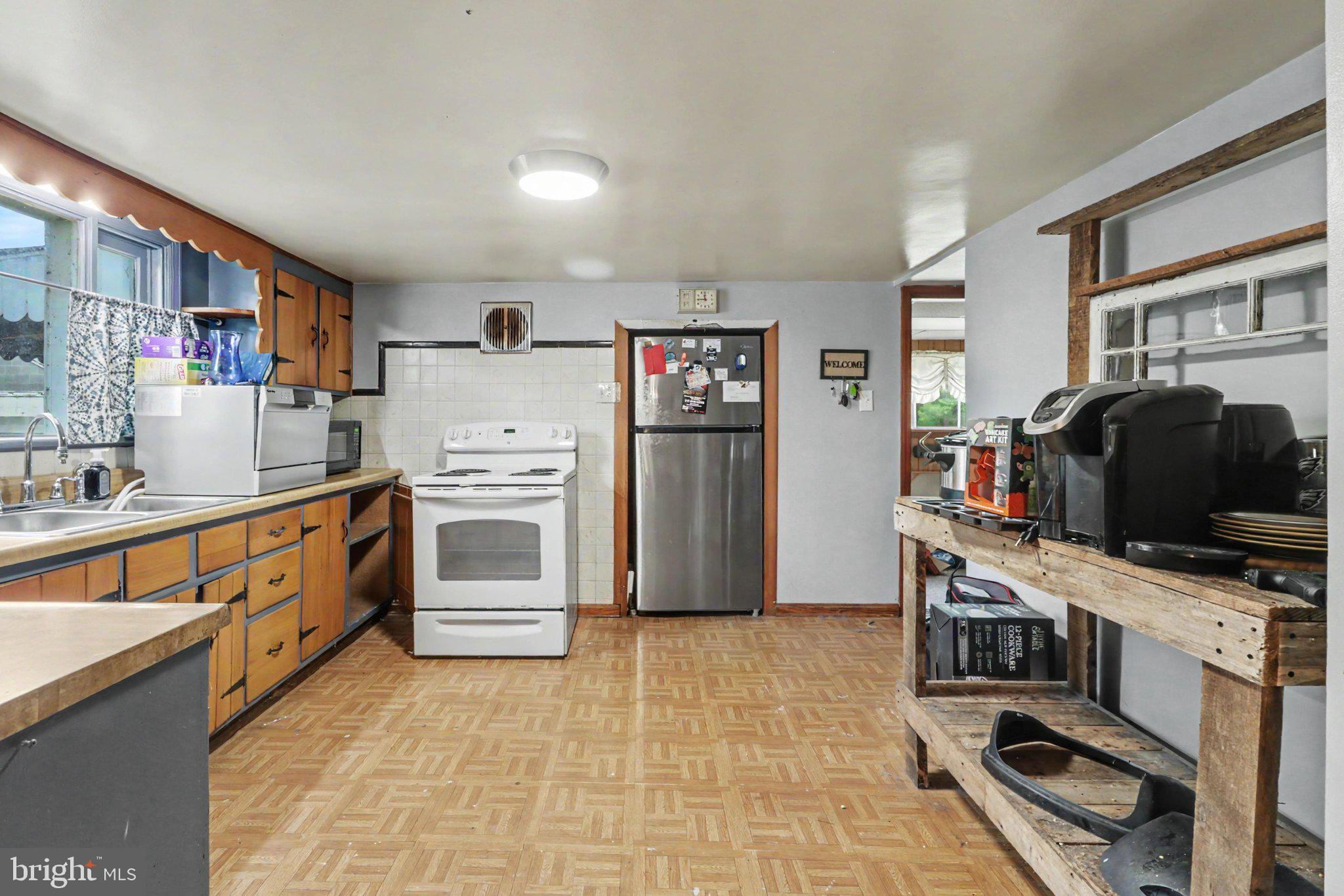 1121 BLACK GAP ROAD