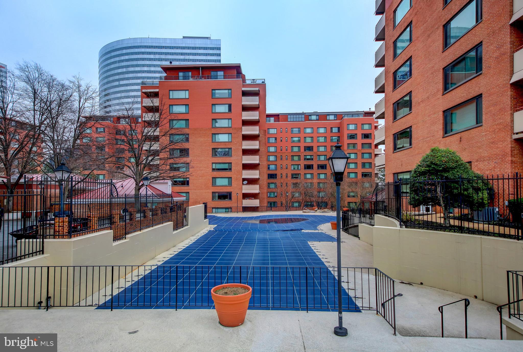 RIVER PLACE - Residential