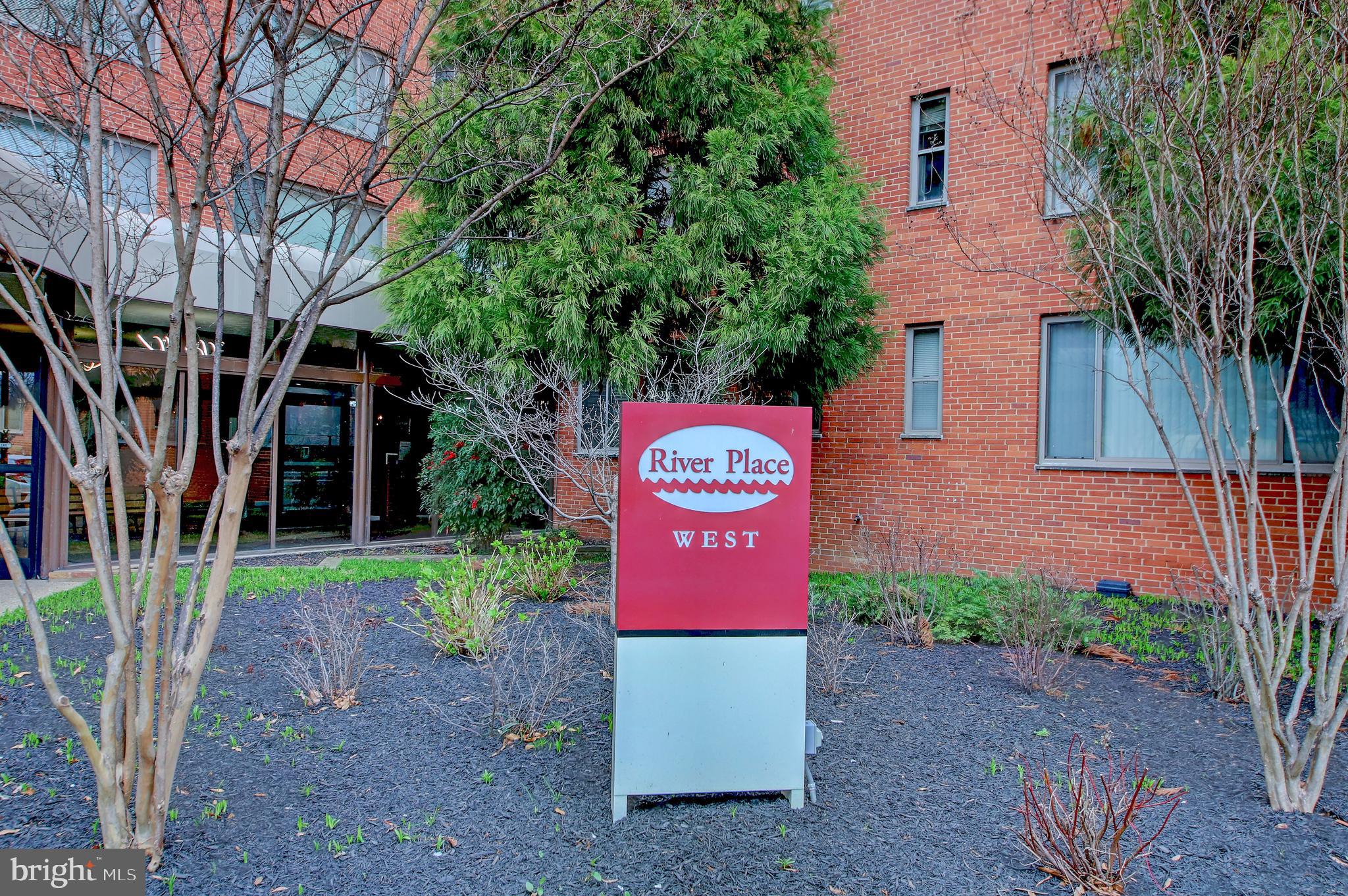 RIVER PLACE - Residential