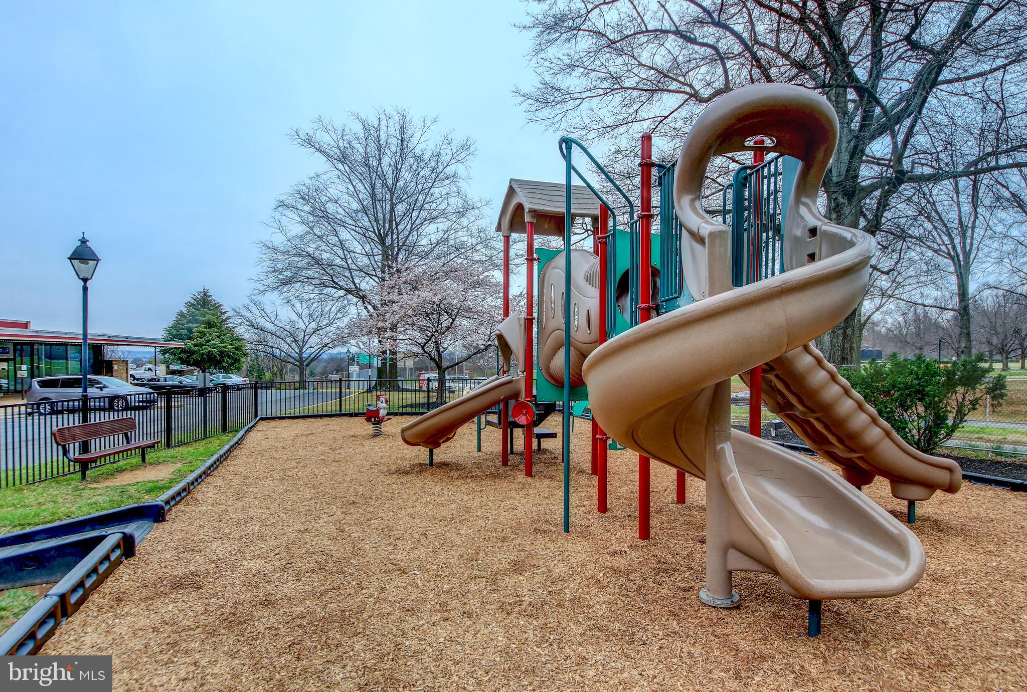 RIVER PLACE - Residential