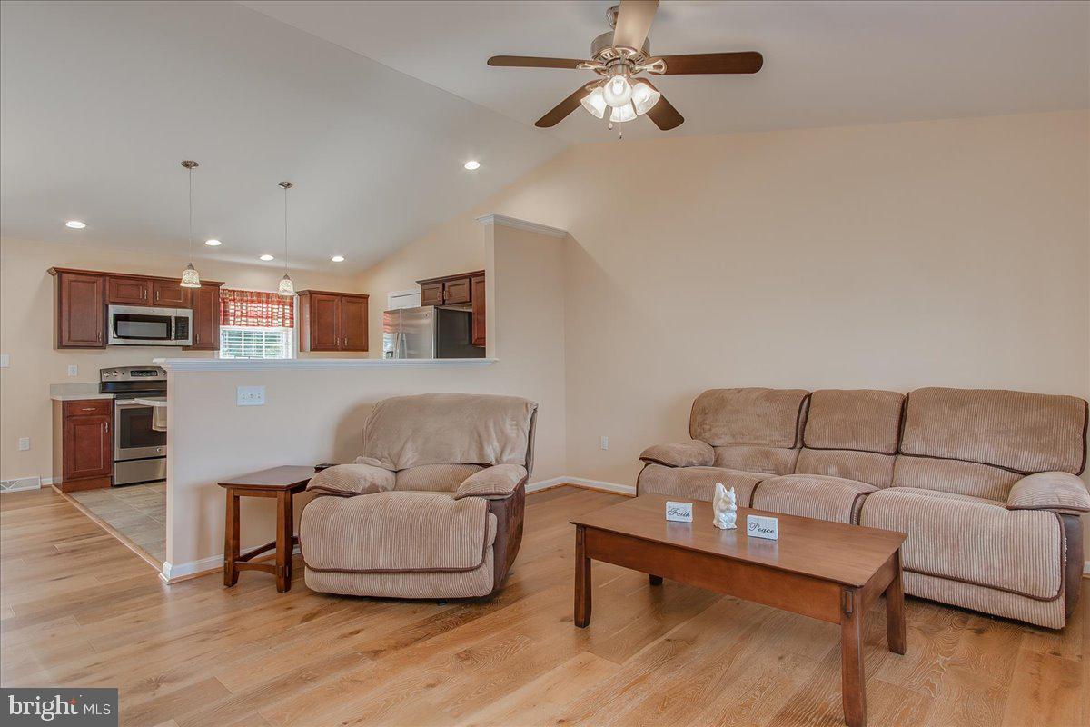 POTOMAC MANOR - Residential