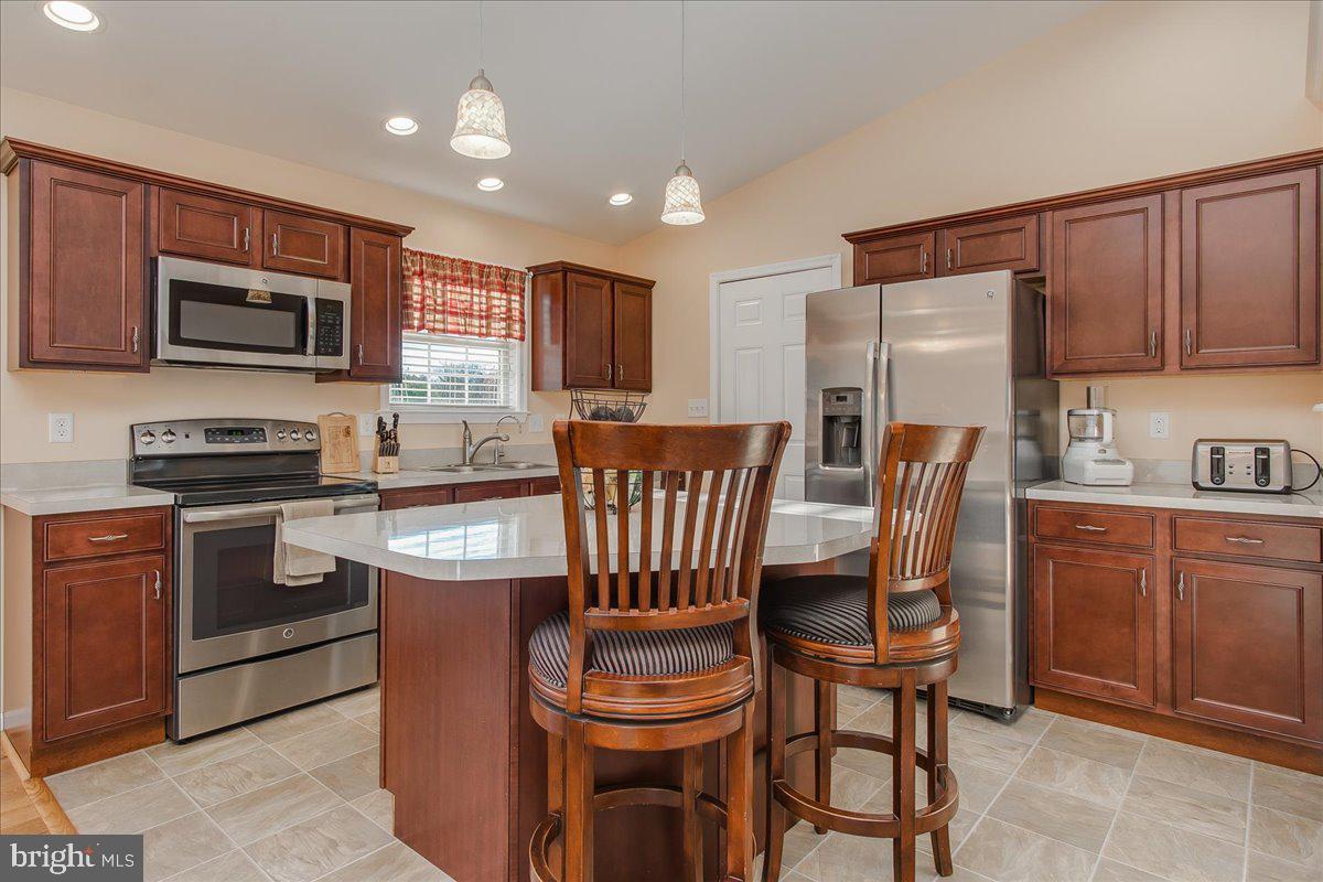 POTOMAC MANOR - Residential