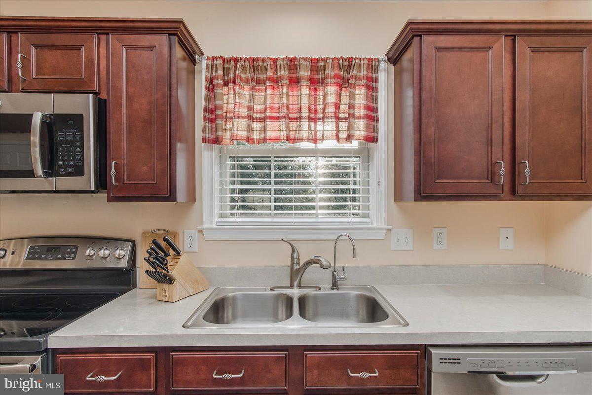 POTOMAC MANOR - Residential