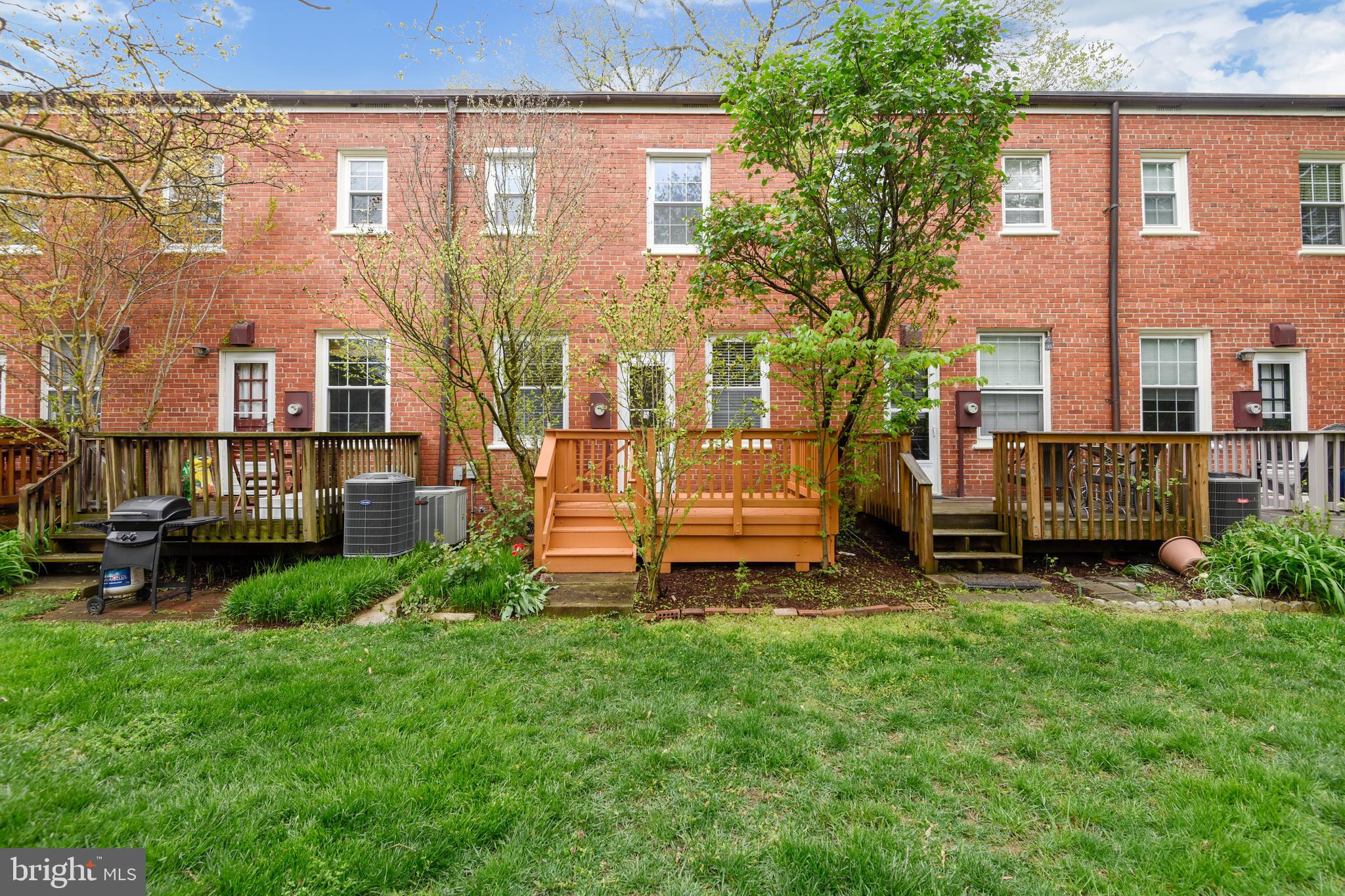 ARLINGTON VILLAGE - Residential