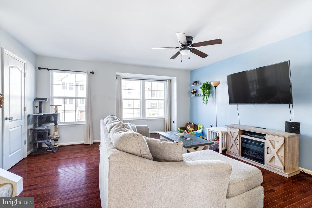 STONEBROOK VILLAGE - Residential